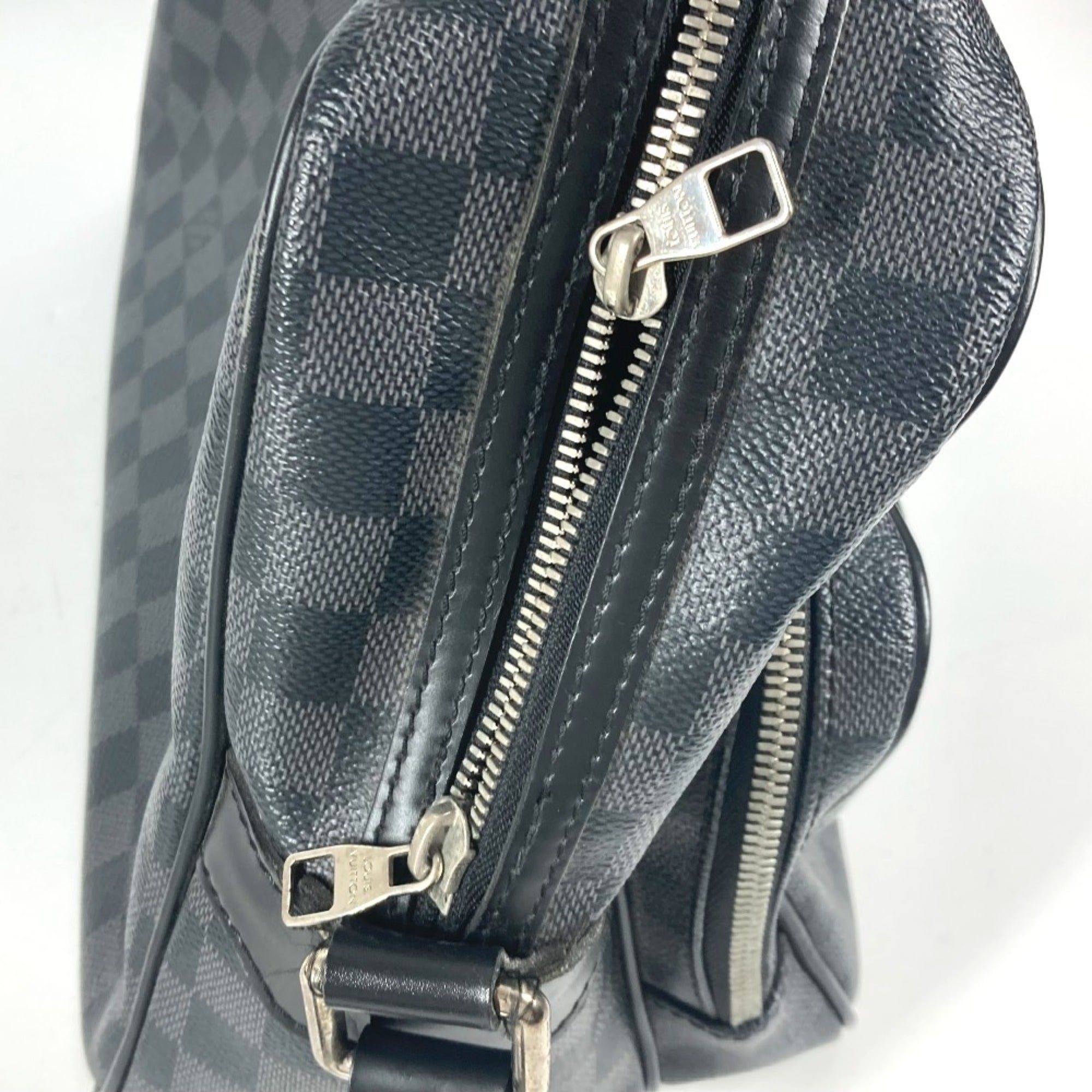 Louis Vuitton Damier Graphite Black Damier Graphite Shoulder Bag (Pre-Owned)
