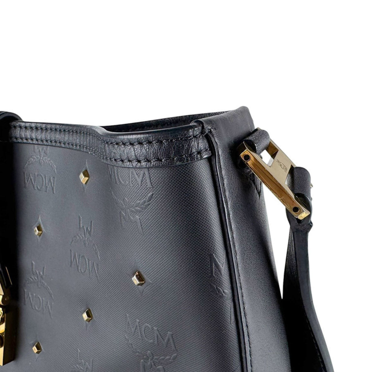 Mcm Black Coated Canvas Leather Shoulder Bag (Pre-Owned)