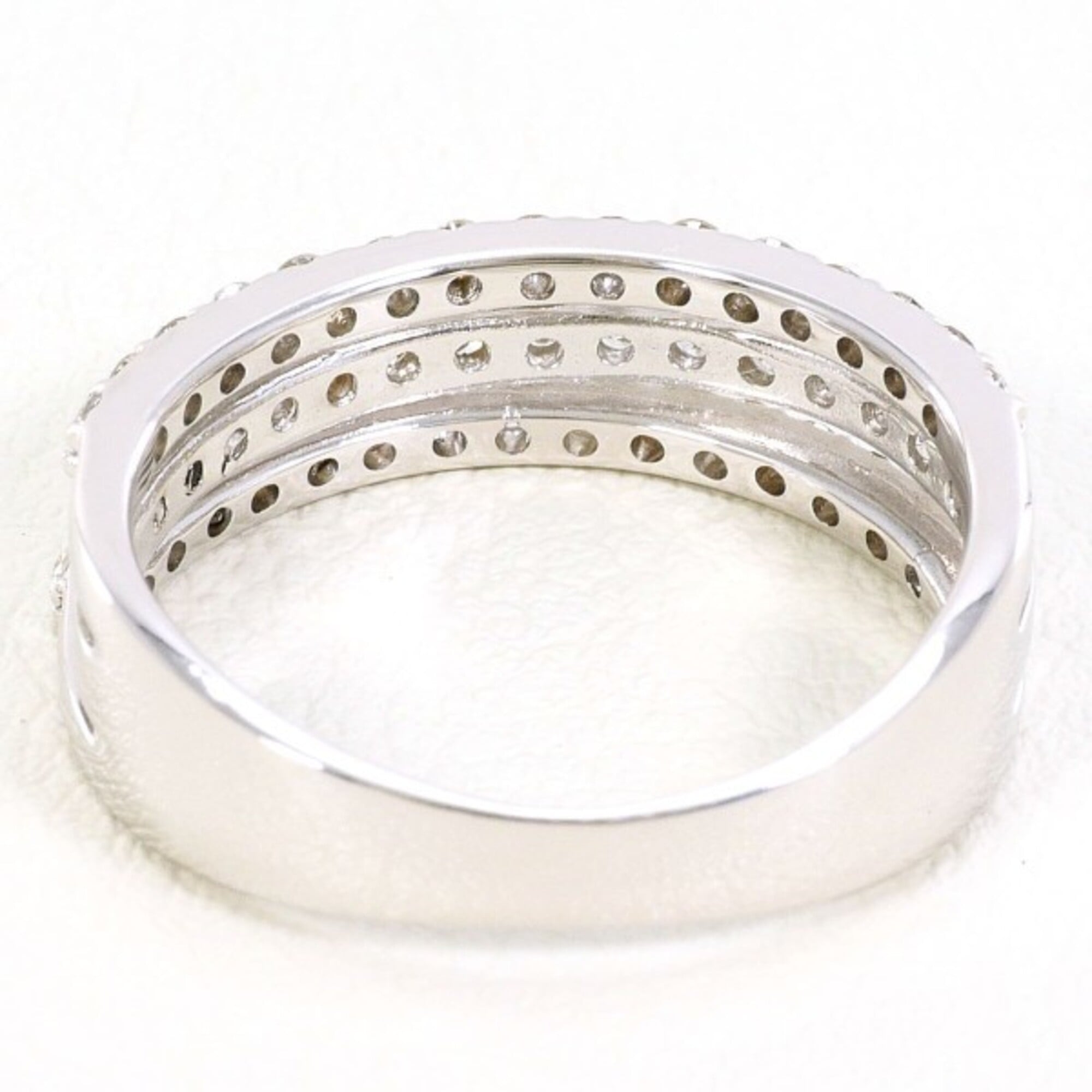 Unbranded White Gold White Gold (18K) Band Ring (Pre-Owned)