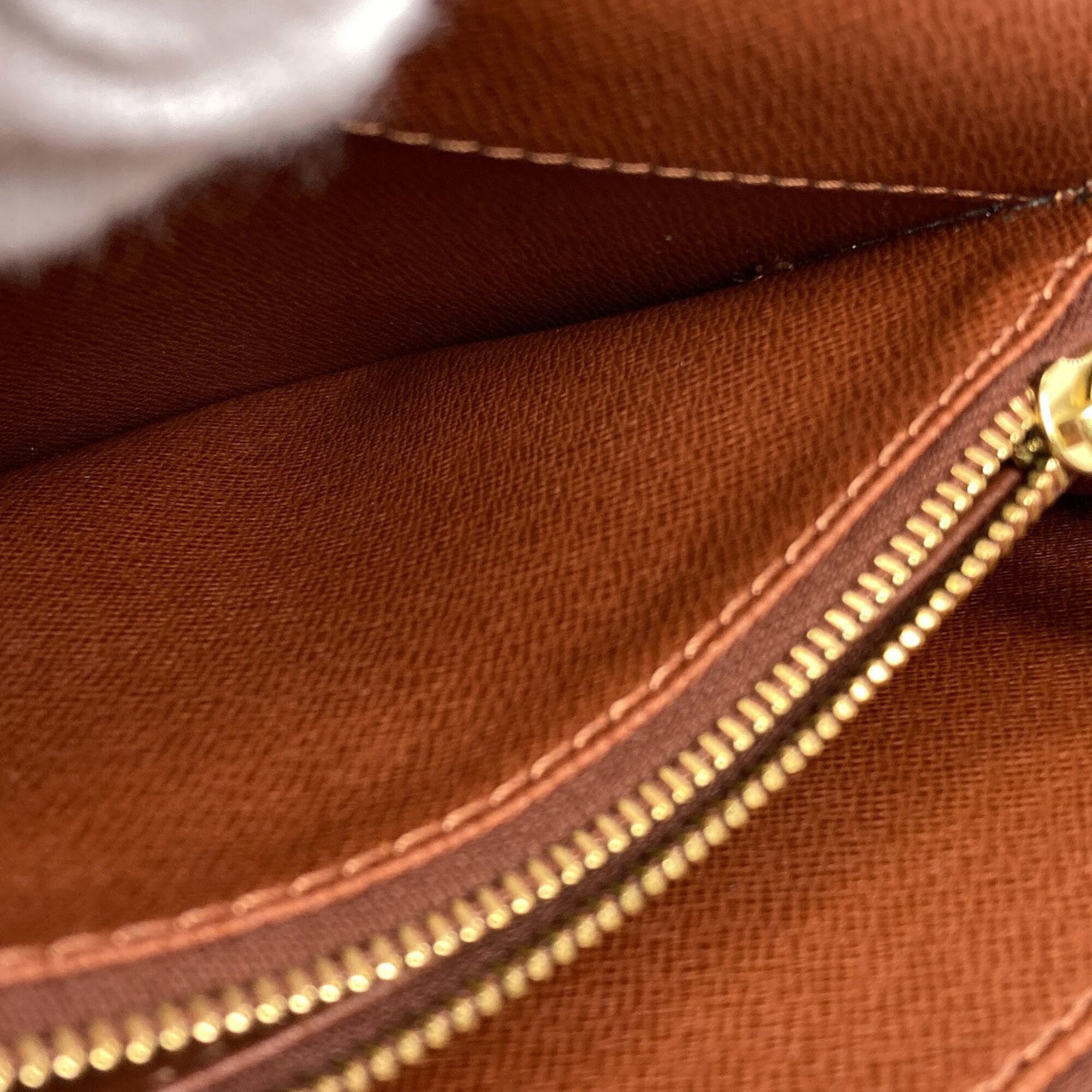Louis Vuitton Monogram Monogram Monogram Handbag (Pre-Owned)