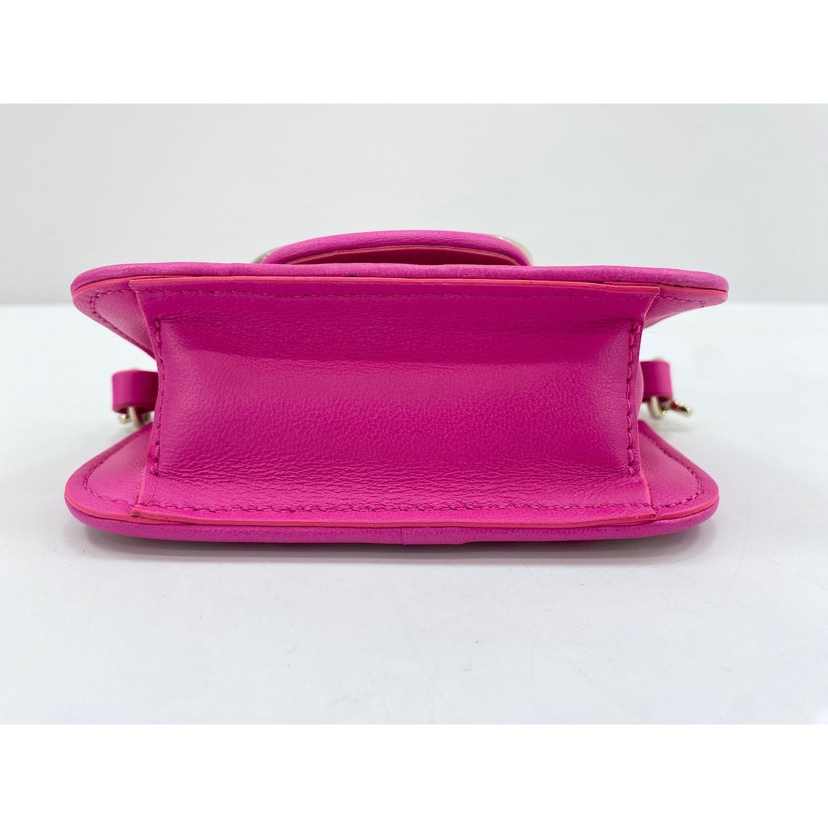 Valentino Beige Shoulder Bag (Pre-Owned)