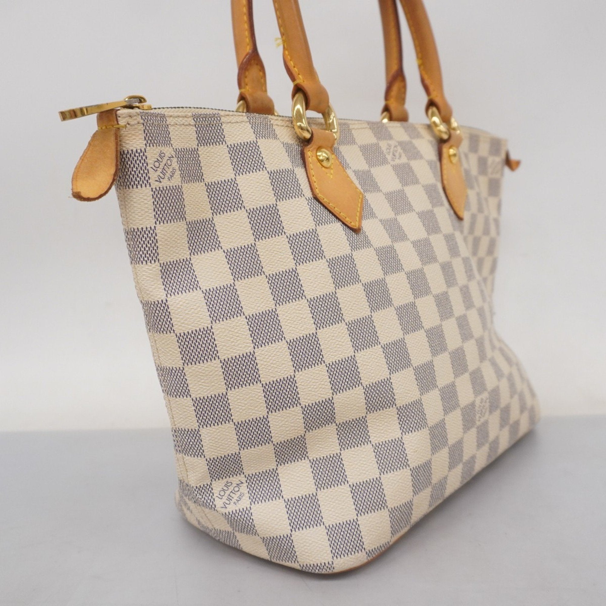 Louis Vuitton White Handbag (Pre-Owned)