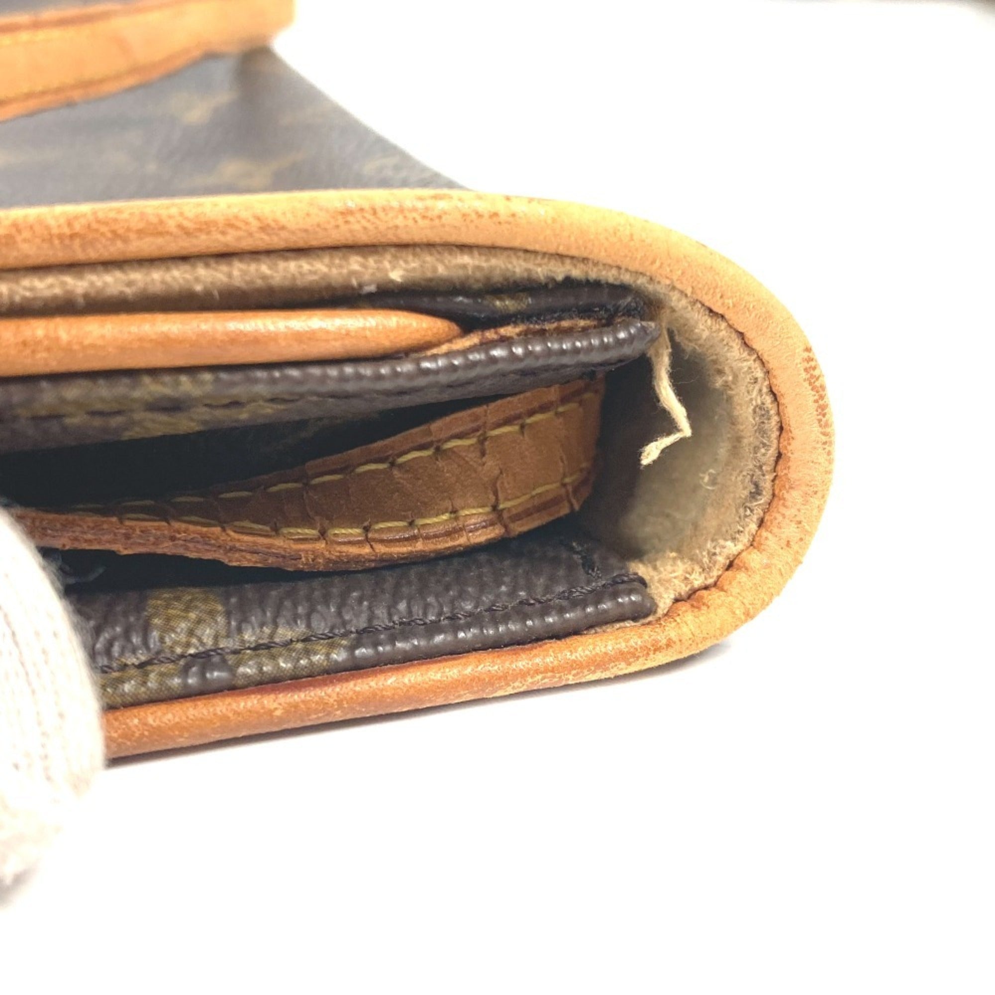 Louis Vuitton Brown Monogram Monogram Clutch Bag Pochette Shoulder Bag (Pre-Owned)