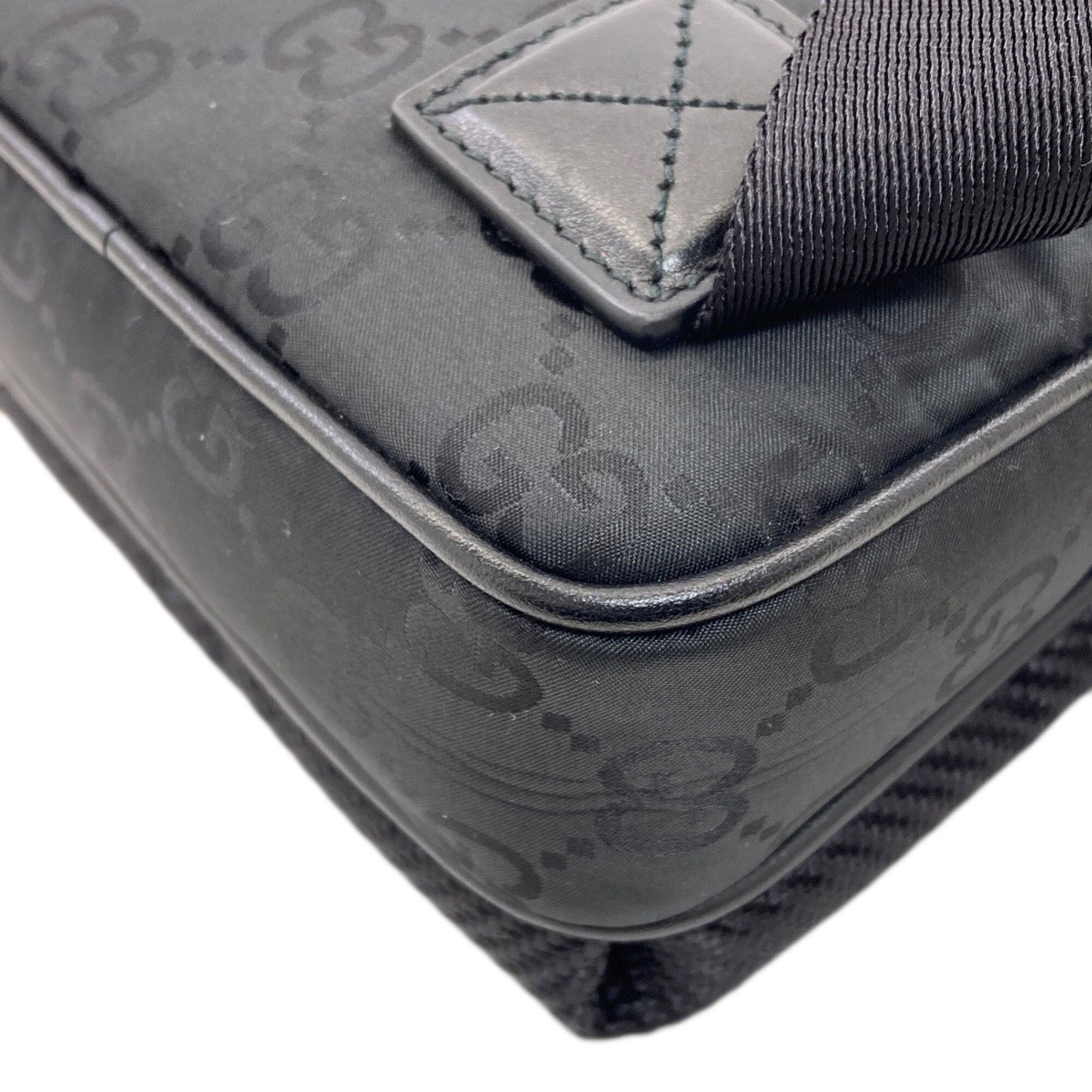 Gucci Black Nylon Shoulder Bag (Pre-Owned)