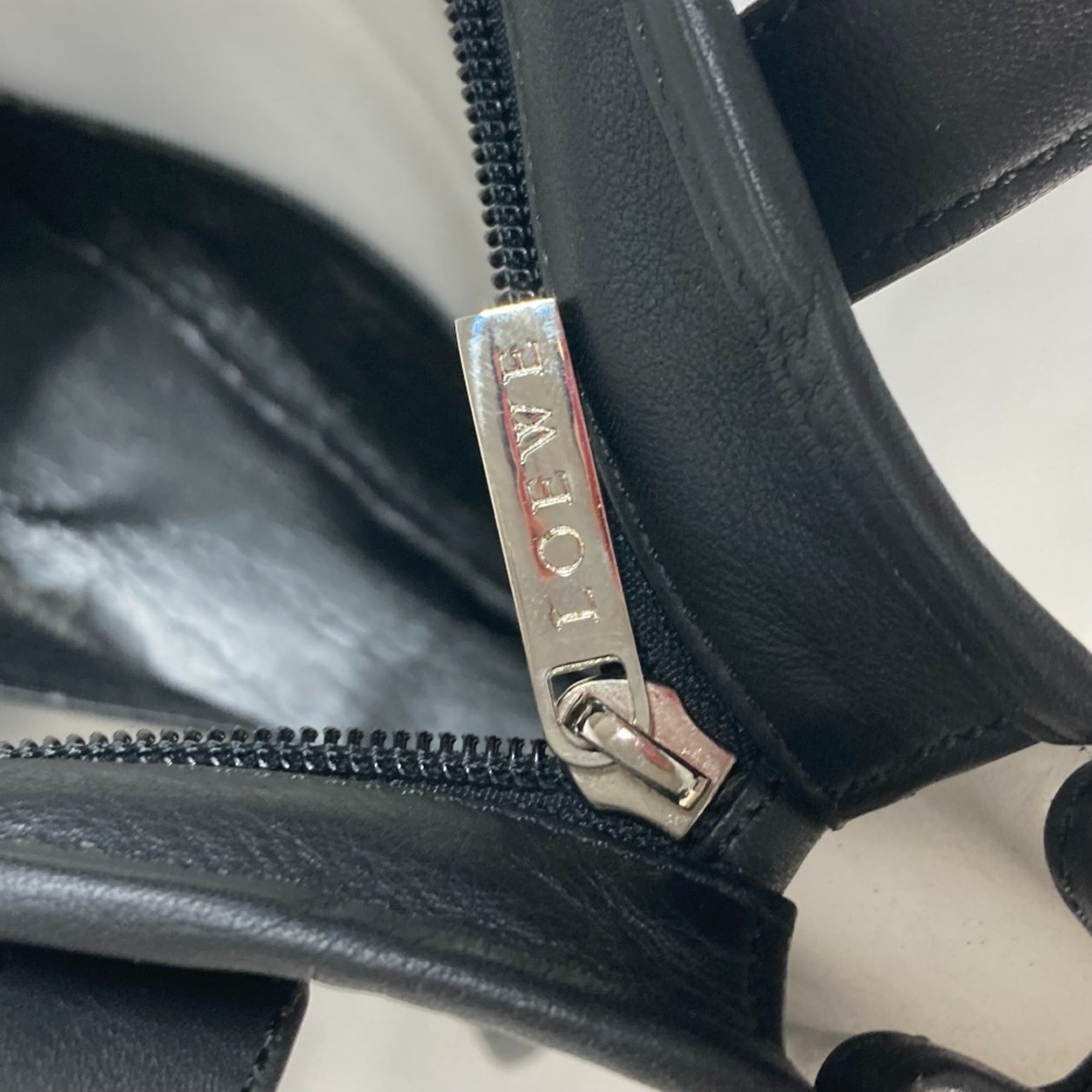 Loewe Black Vinyl Leather Shoulder Bag Tote Bag (Pre-Owned)