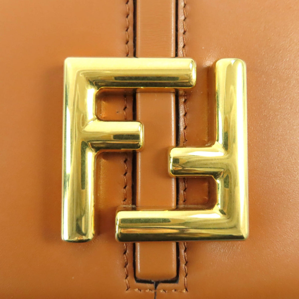 Fendi Brown Leather Shoulder Bag (Pre-Owned)