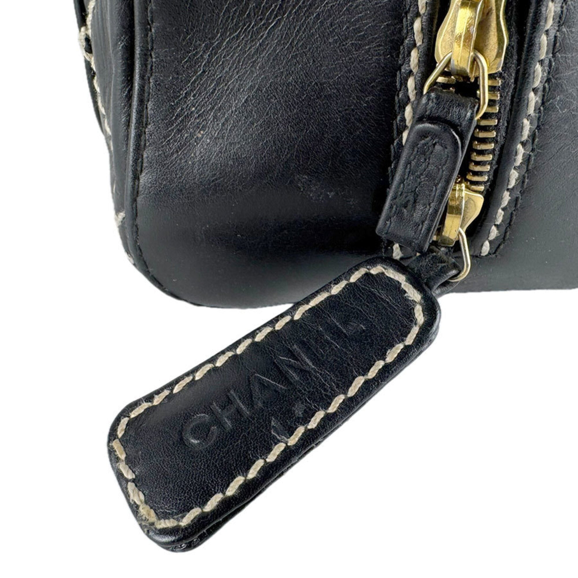 Chanel Black Leather Handbag (Pre-Owned)