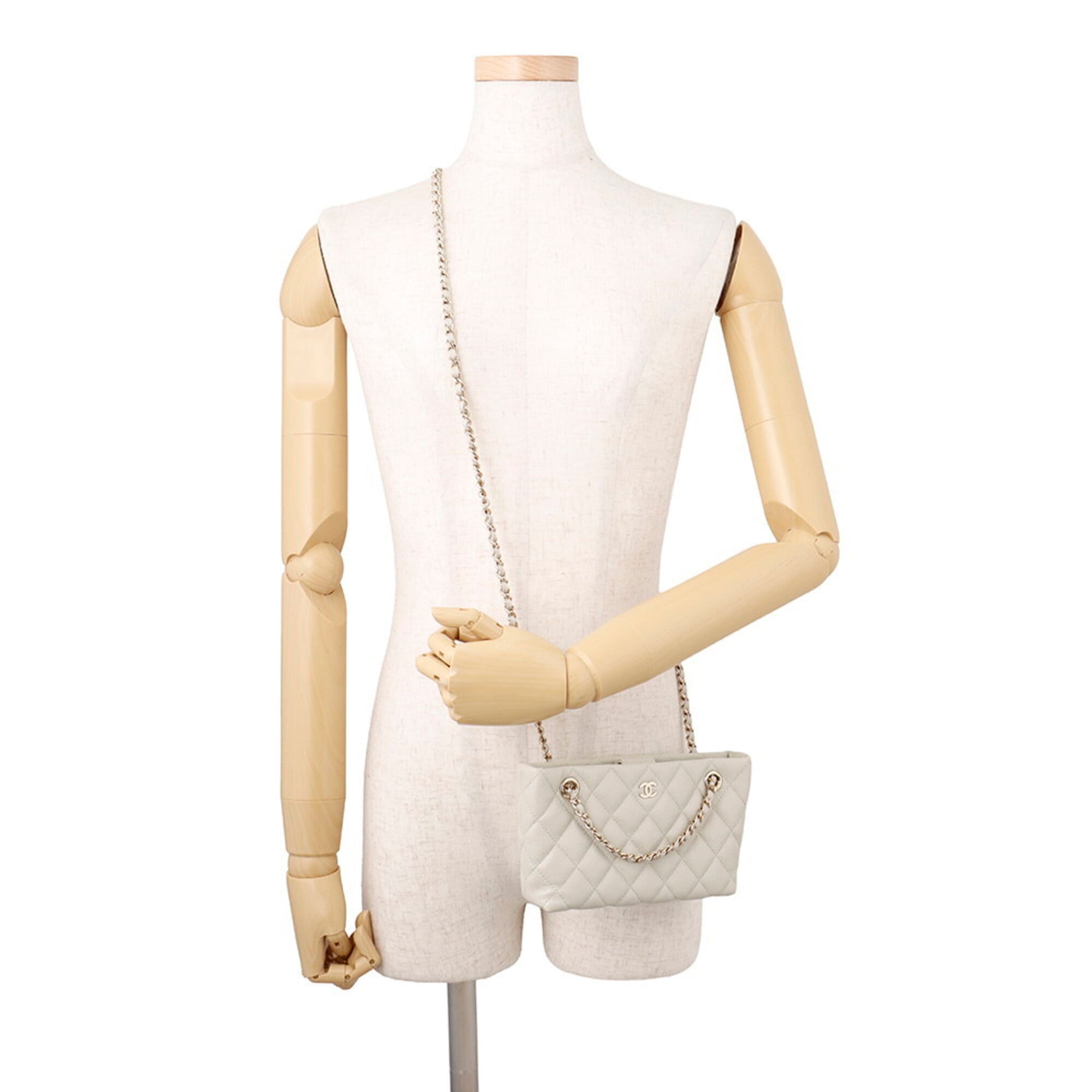 Chanel Matelasse Light Gray Grained Calfskin Handbag Shoulder Bag (Pre-Owned)