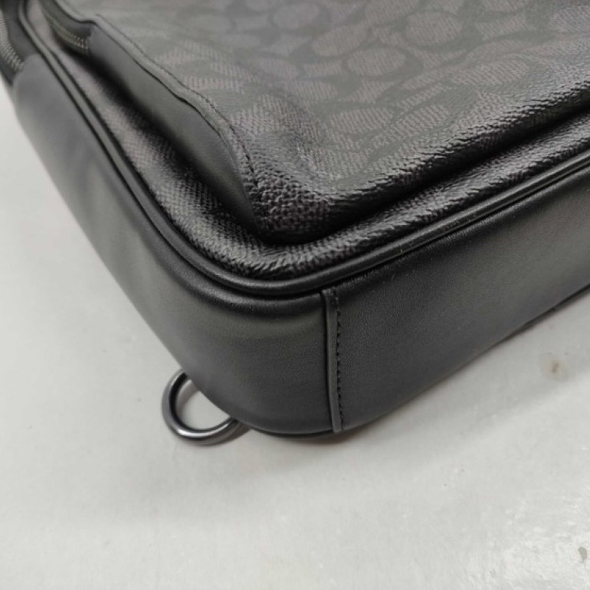 Coach Black Pvc Leather Shoulder Bag Sling Bag (Pre-Owned)