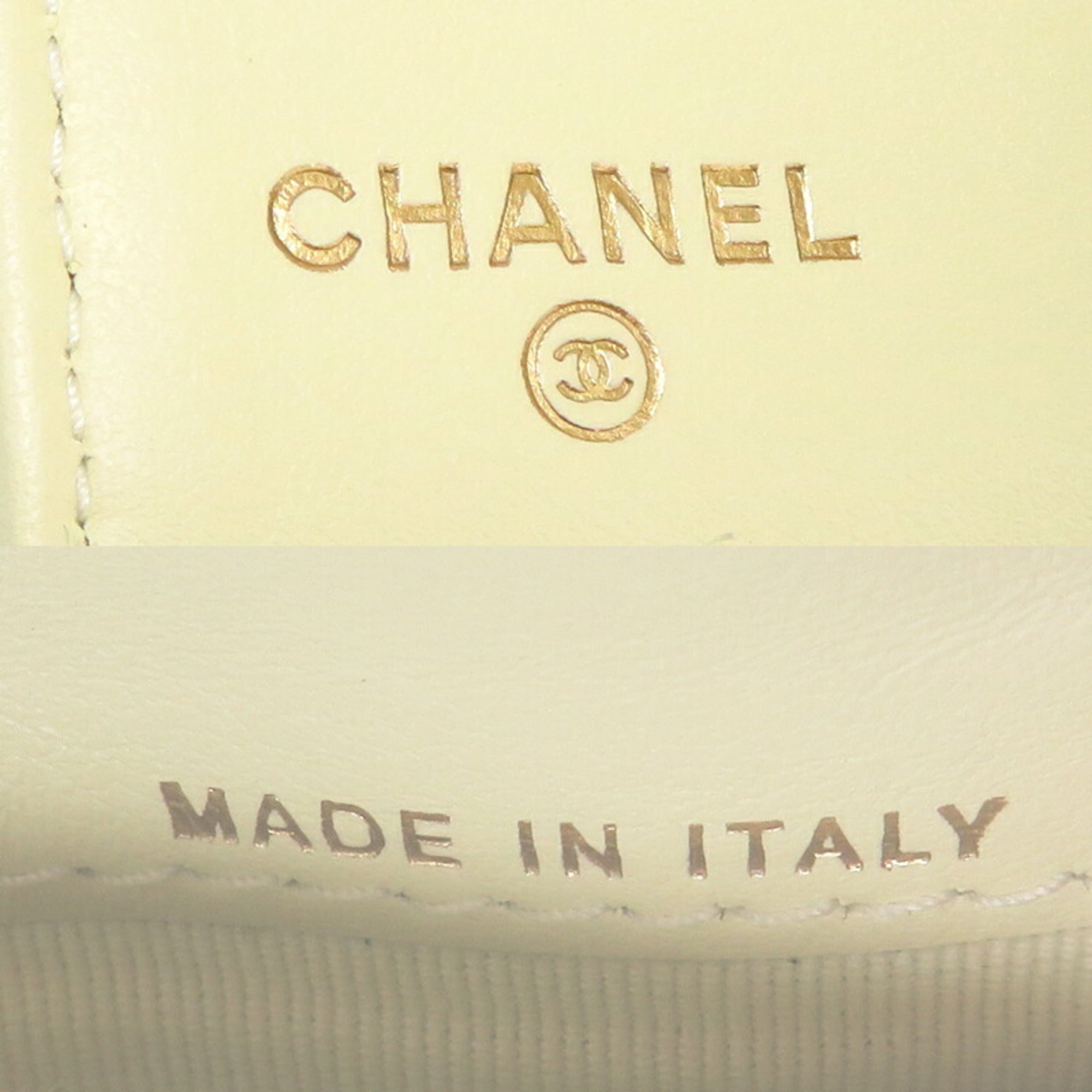 Chanel Cream White Grained Calfskin Wallet (Tri-Fold) (Pre-Owned)