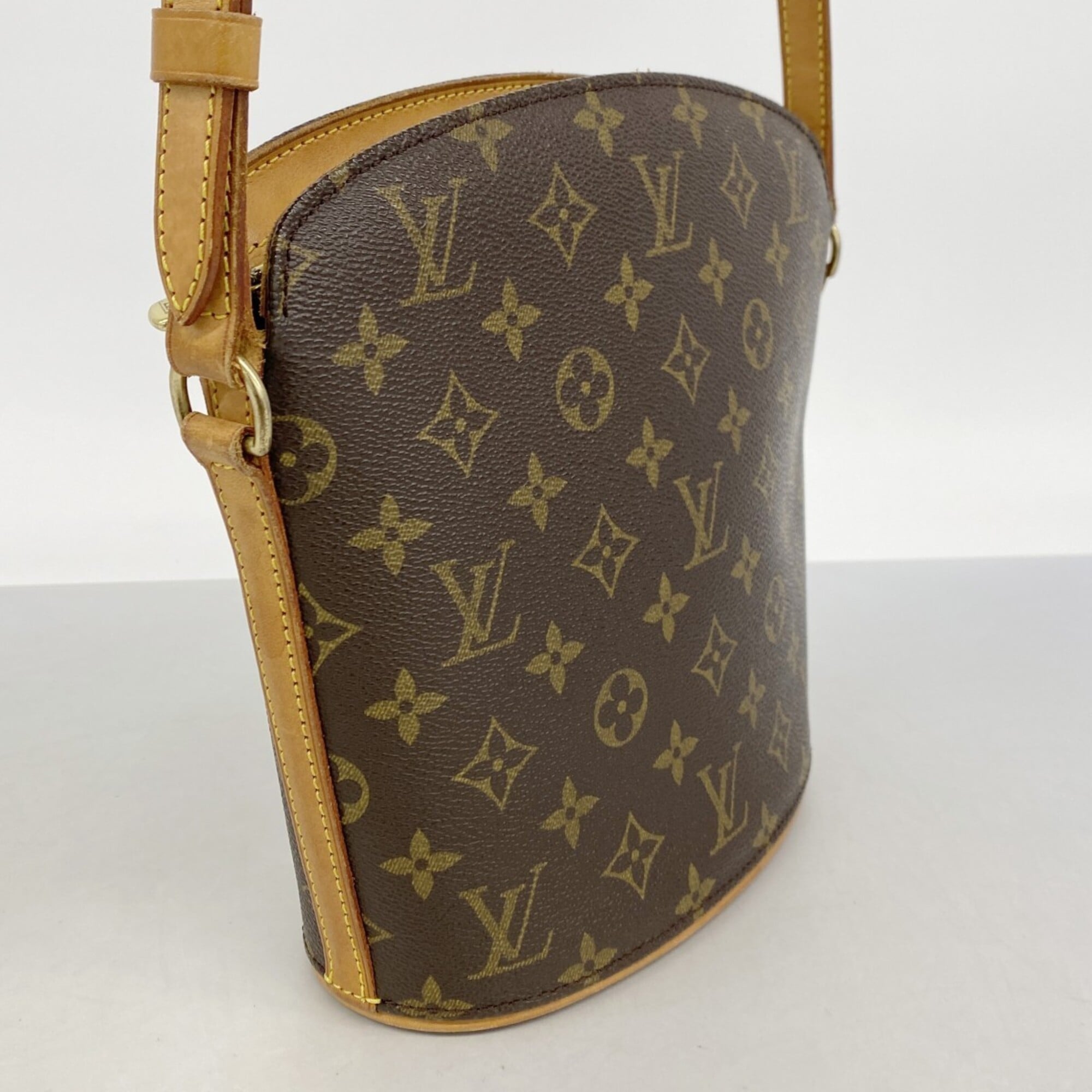 Louis Vuitton Brown Shoulder Bag (Pre-Owned)