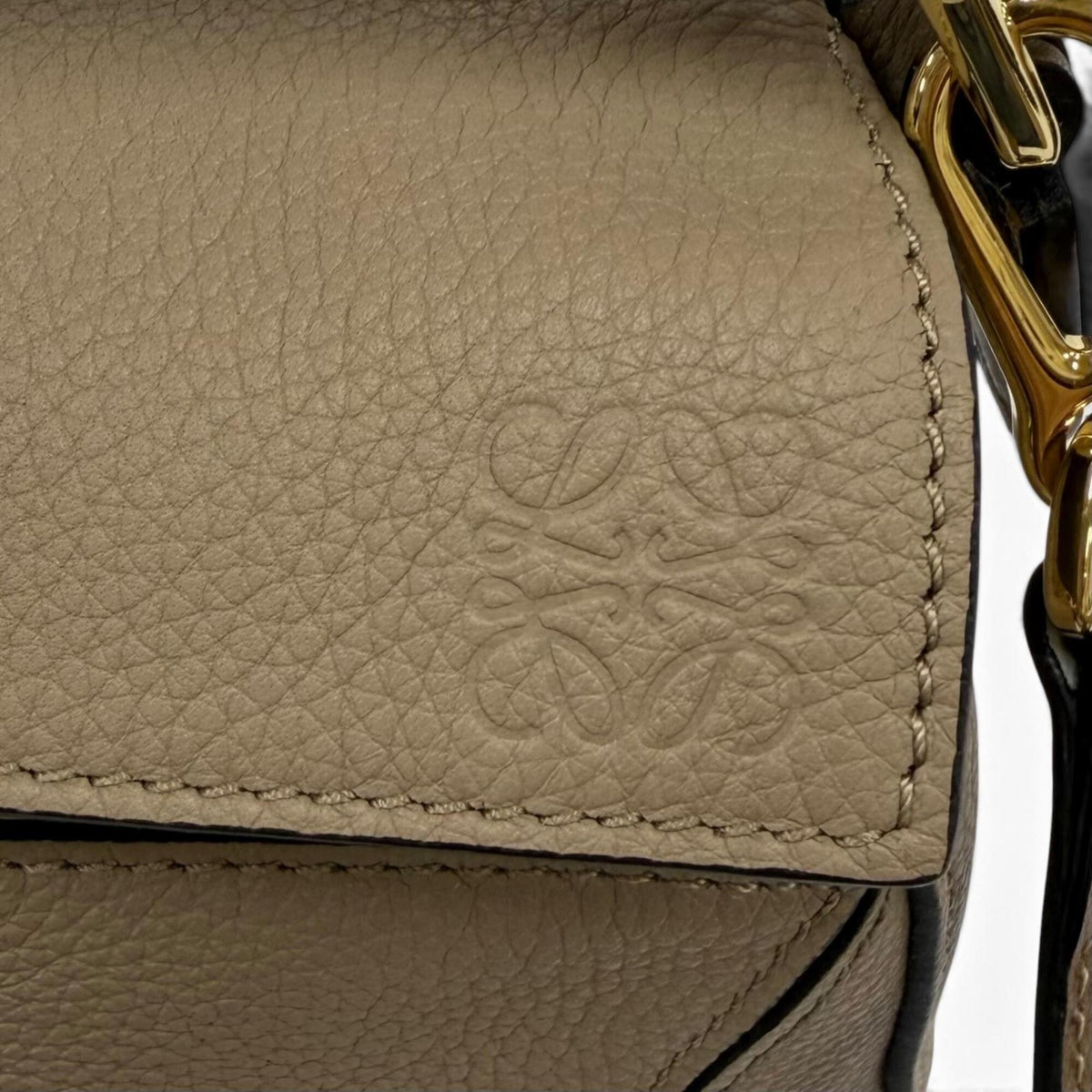 Loewe Beige Leather Handbag Shoulder Bag (Pre-Owned)