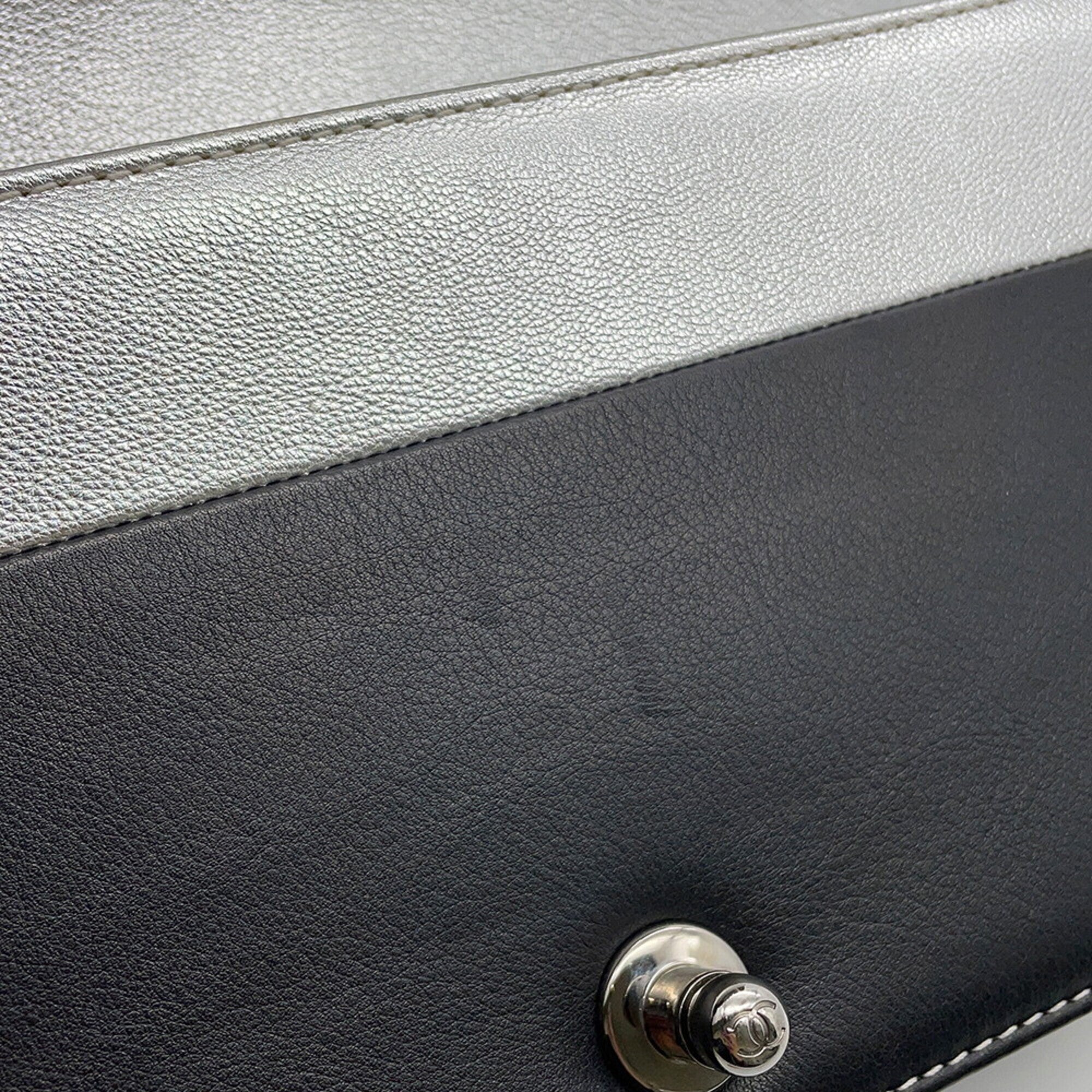 Chanel Boy Chanel Black Silver Leather Handbag Shoulder Bag (Pre-Owned)