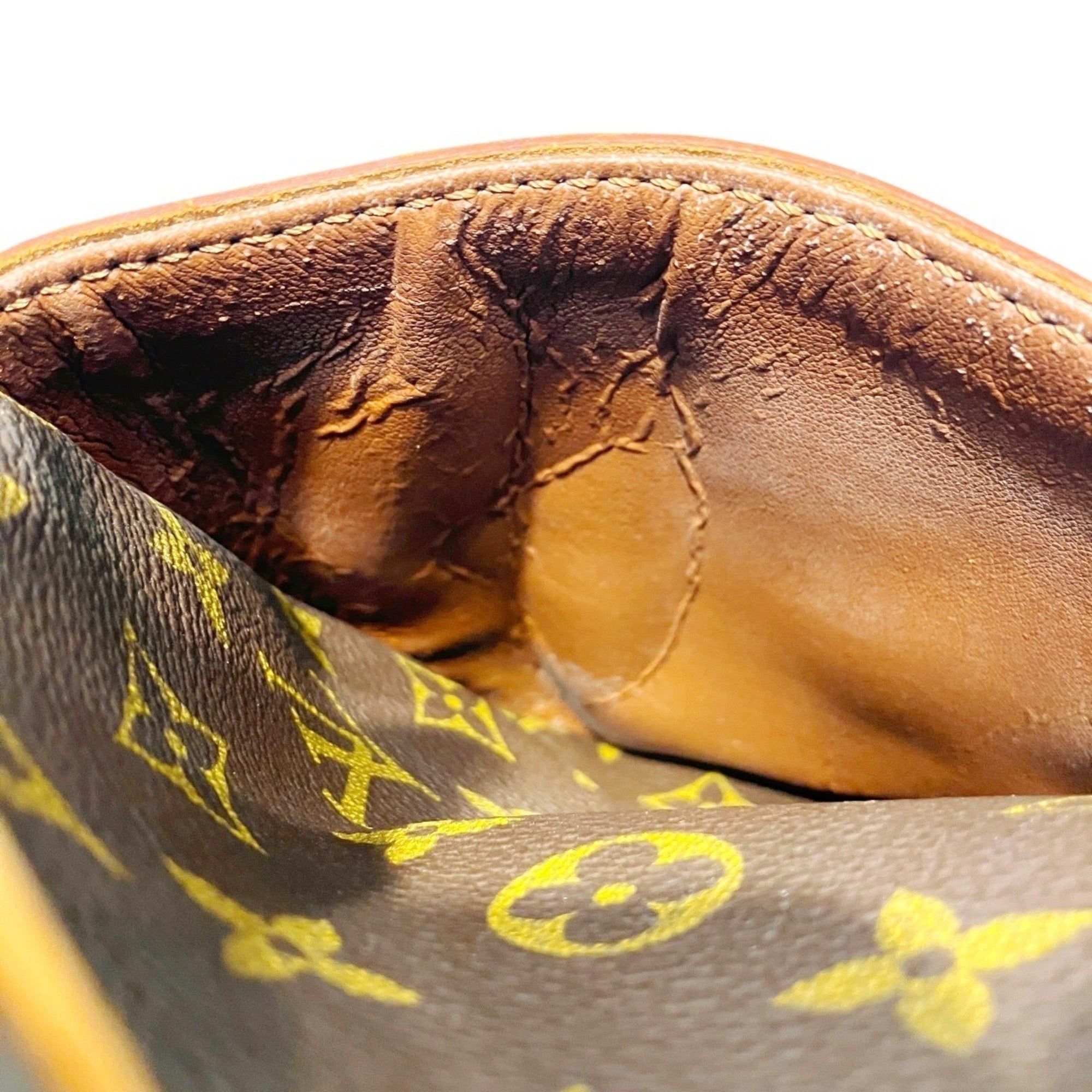 Louis Vuitton Brown Monogram Monogram Shoulder Bag (Pre-Owned)