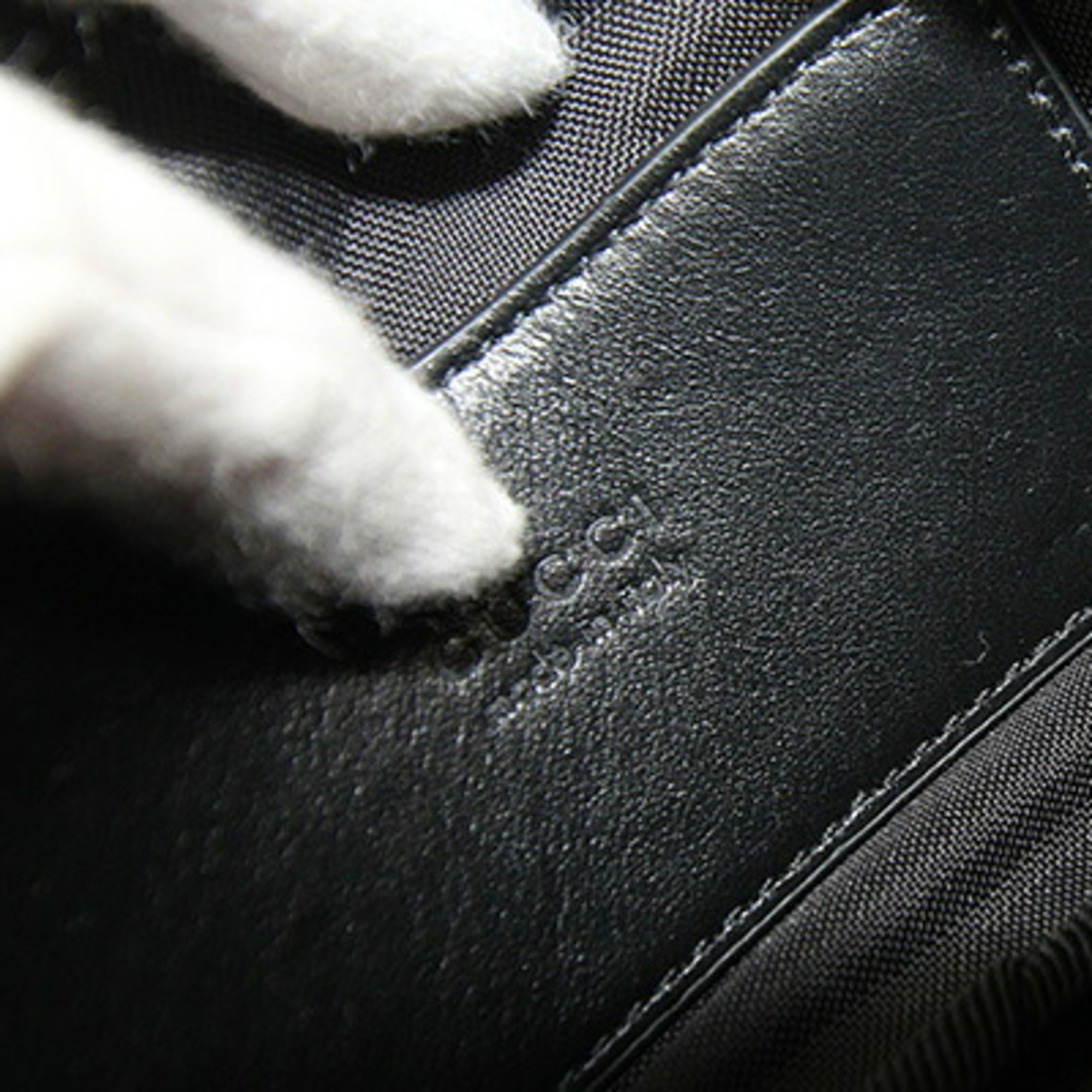 Gucci Black Canvas Leather Pochette Shoulder Bag (Pre-Owned)