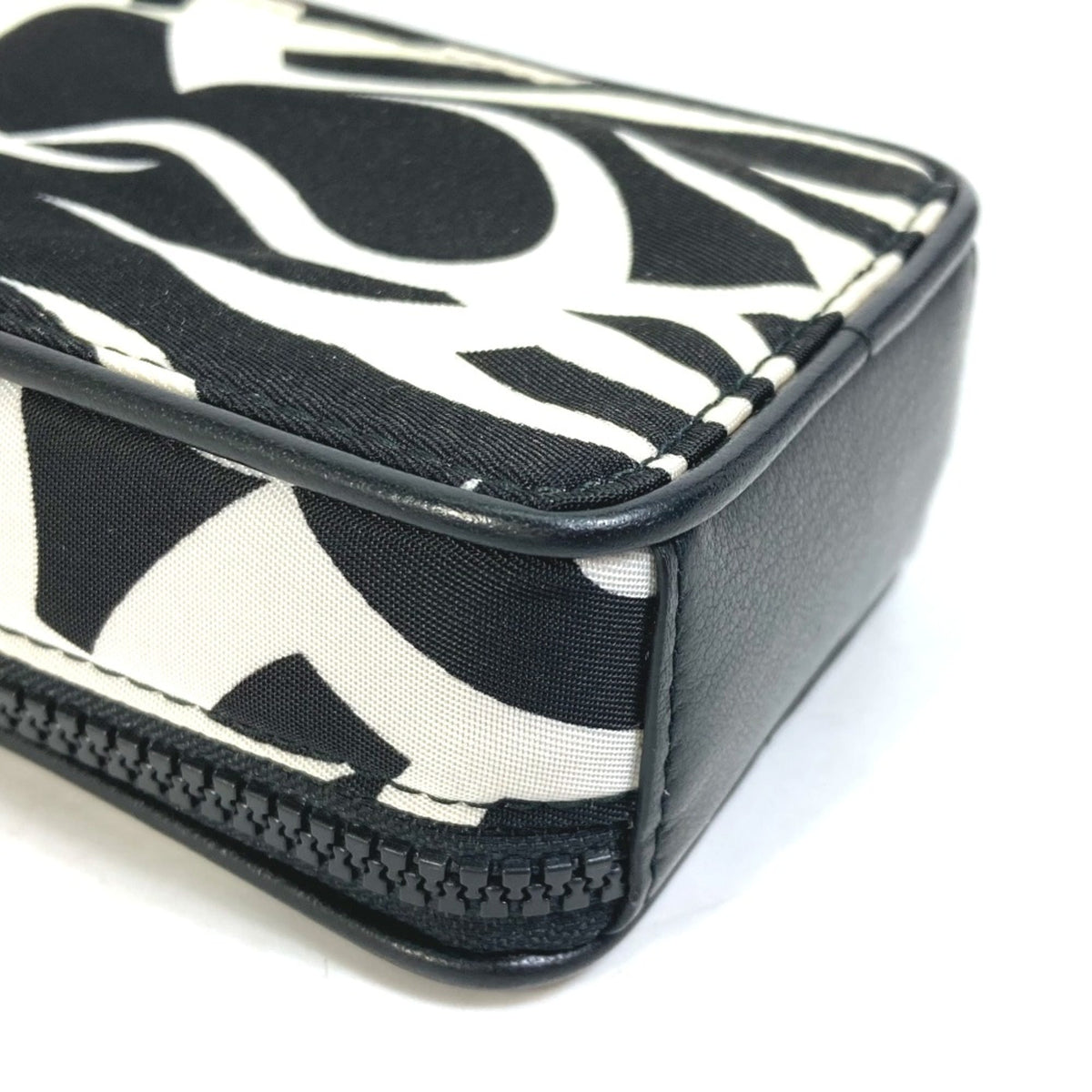 Dior Homme White Cloth Pouch (Pre-Owned)