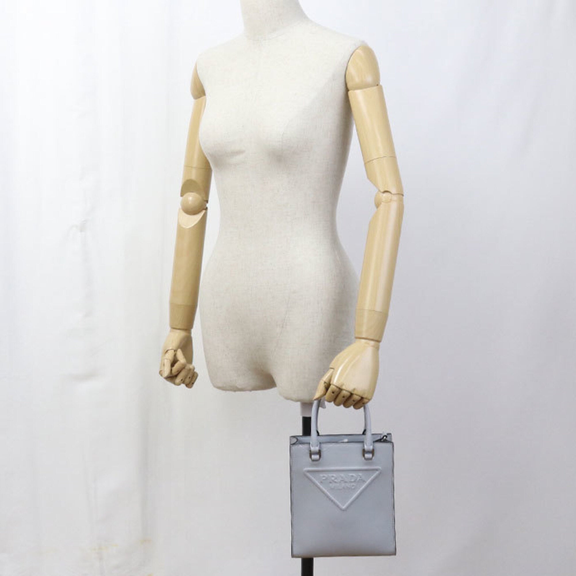 Prada Blue Leather Tote Bag (Pre-Owned)
