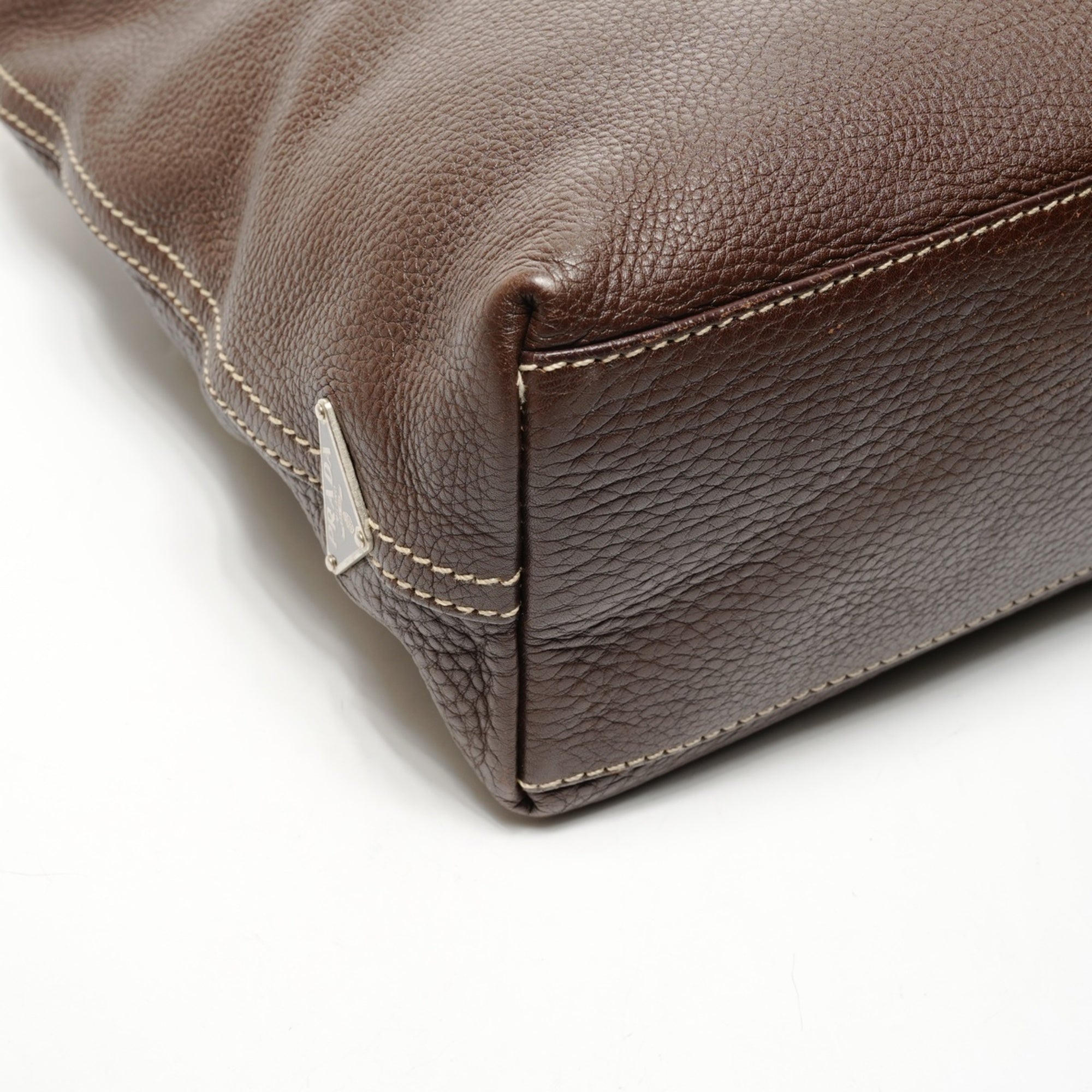 Prada Brown Leather Shoulder Bag (Pre-Owned)