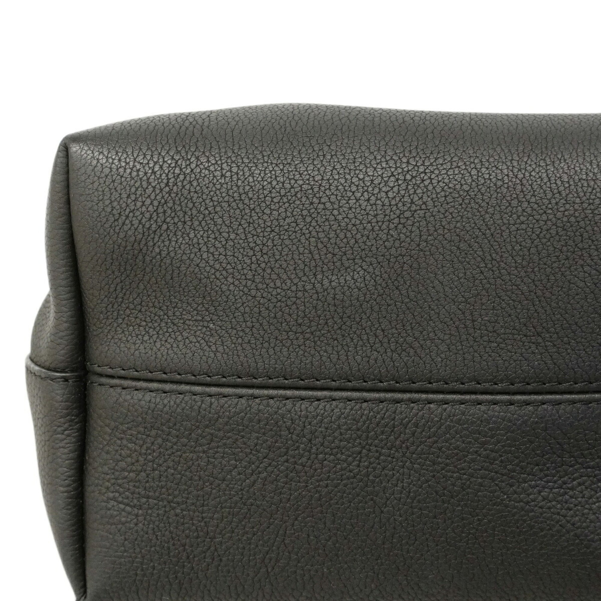 Louis Vuitton Noir Handbag (Pre-Owned)