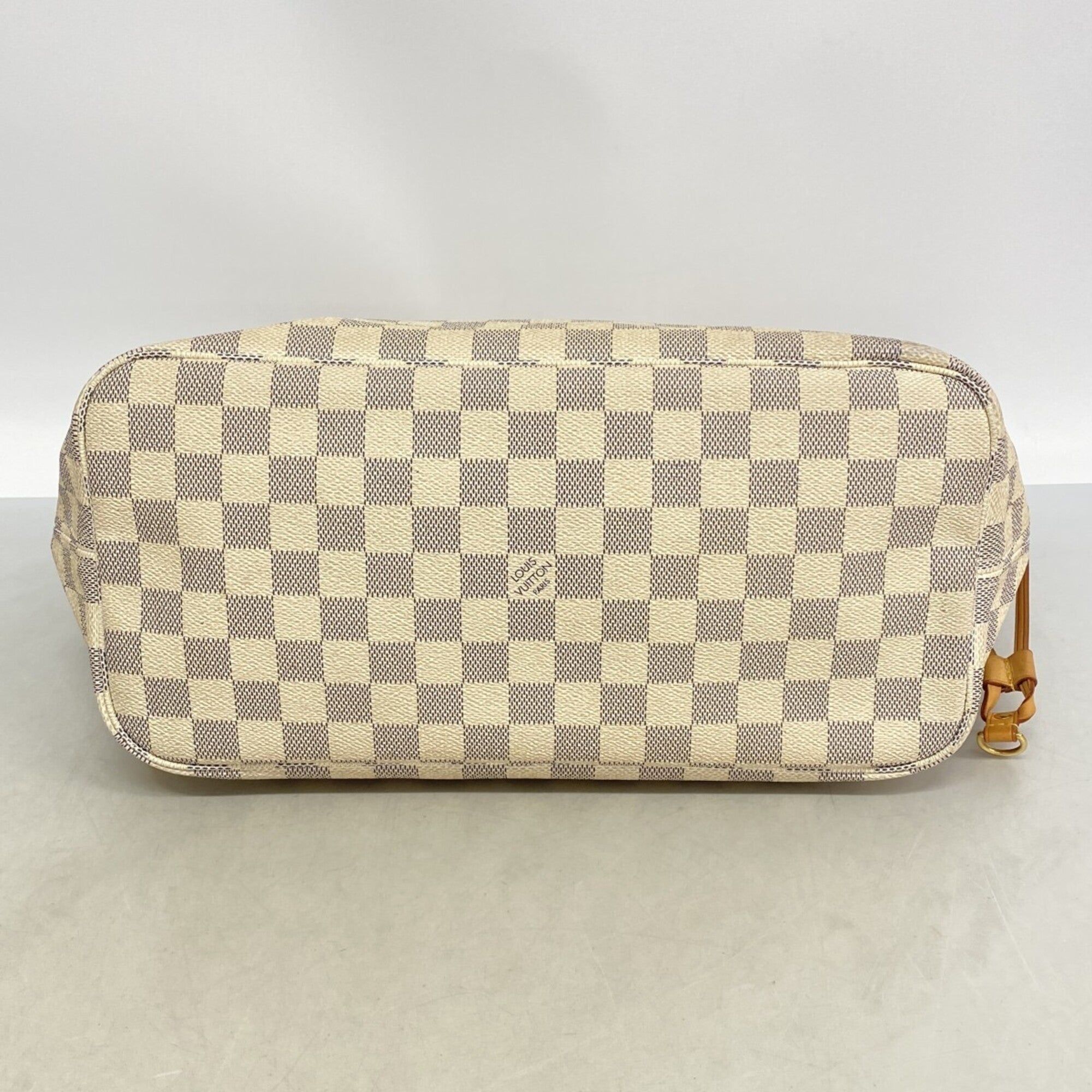 Louis Vuitton White Tote Bag (Pre-Owned)