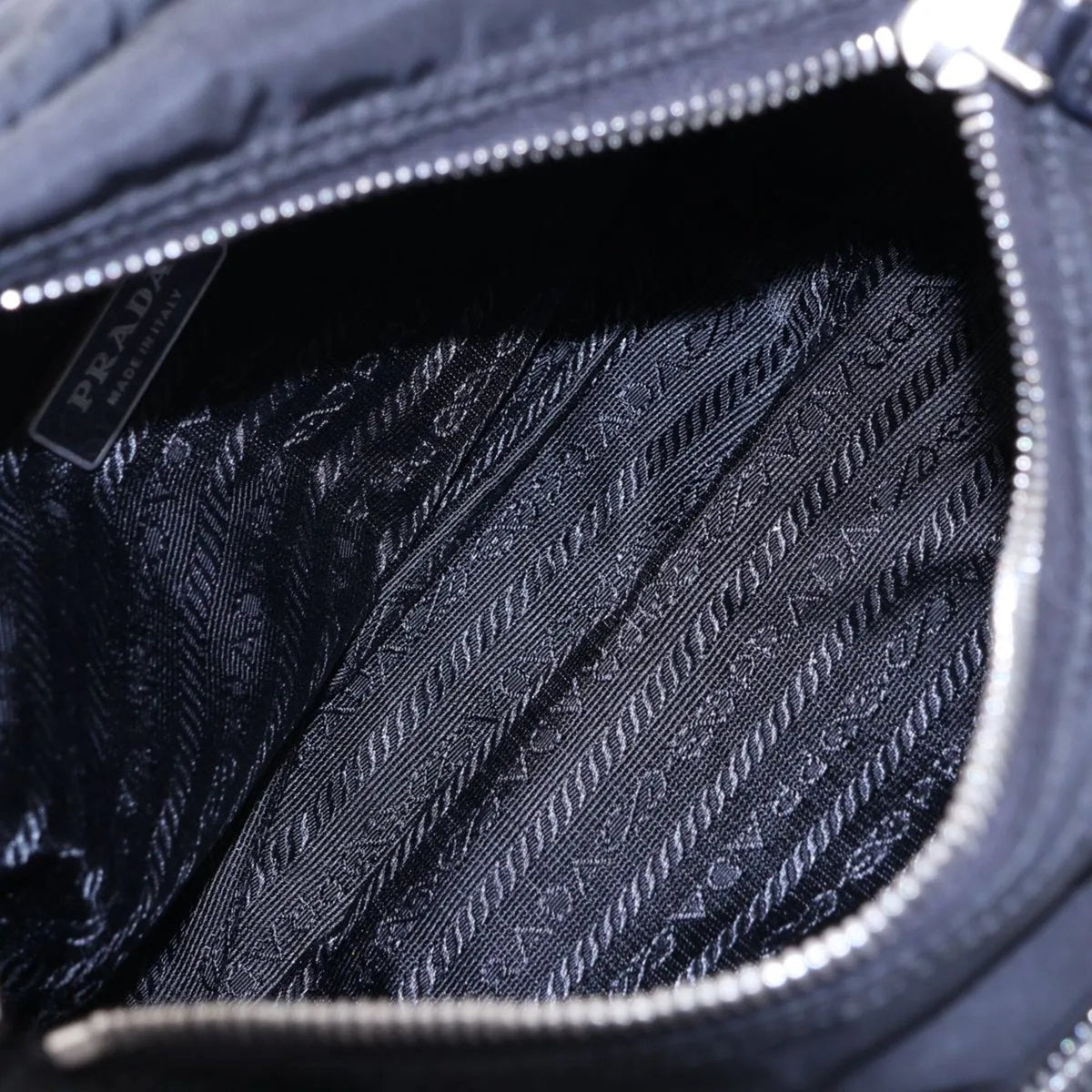 Prada Black Leather Nylon Messenger Bag Shoulder Bag (Pre-Owned)
