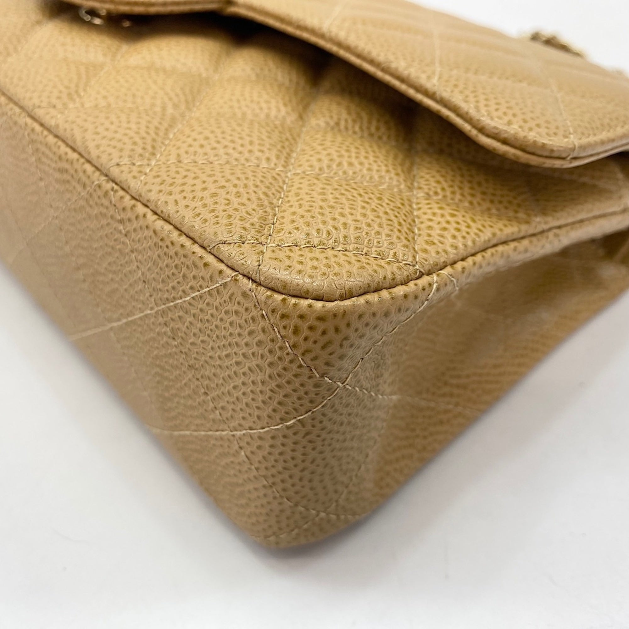 Chanel Beige Shoulder Bag (Pre-Owned)