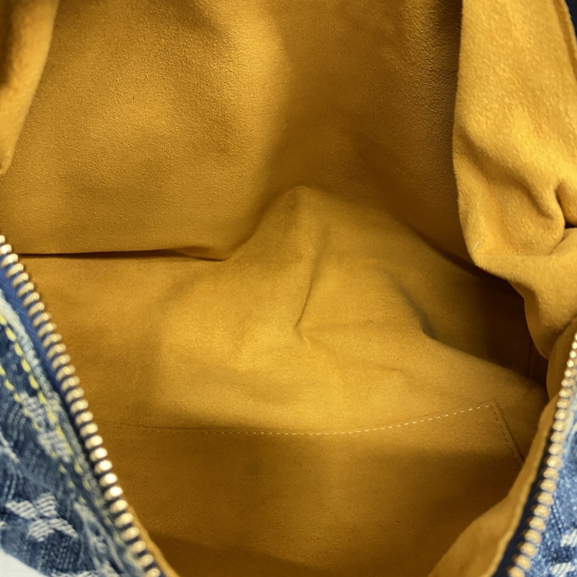 Louis Vuitton Blue Shoulder Bag (Pre-Owned)