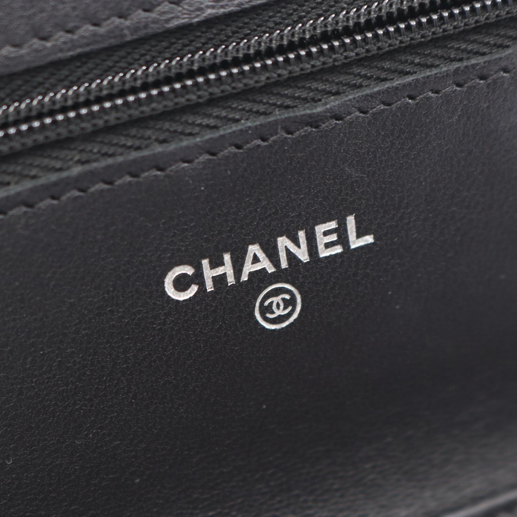 Chanel Matelasse Black Leather Handbag Shoulder Bag (Pre-Owned)