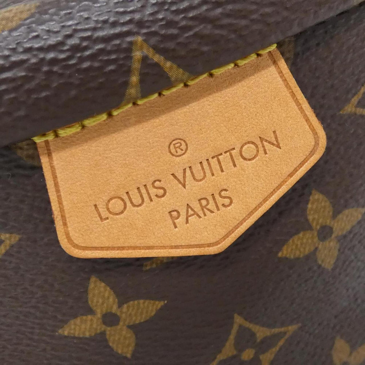 Louis Vuitton Marron Coated Canvas Shoulder Bag (Pre-Owned)