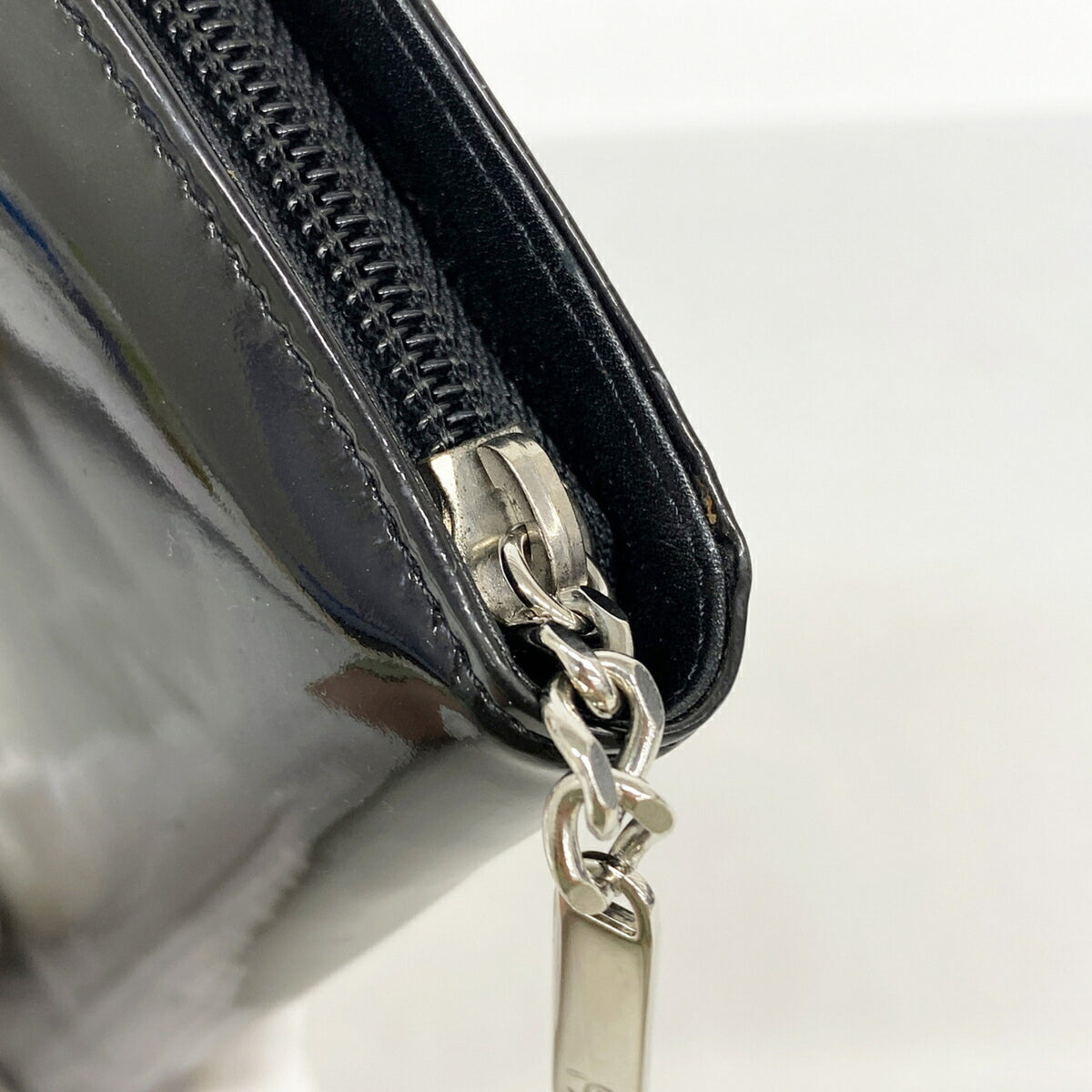 Chanel Black Patent Leather Long Wallet (Bi-Fold) (Pre-Owned)