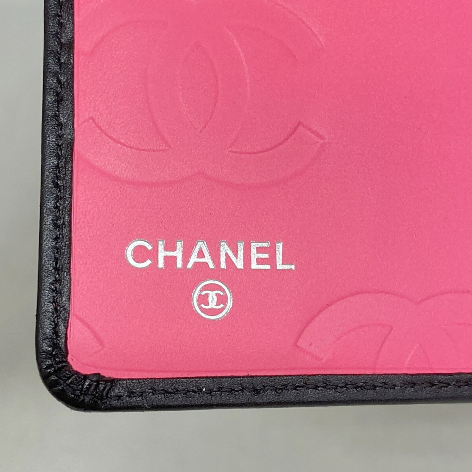 Chanel Black Leather Wallet (Bi-Fold) (Pre-Owned)