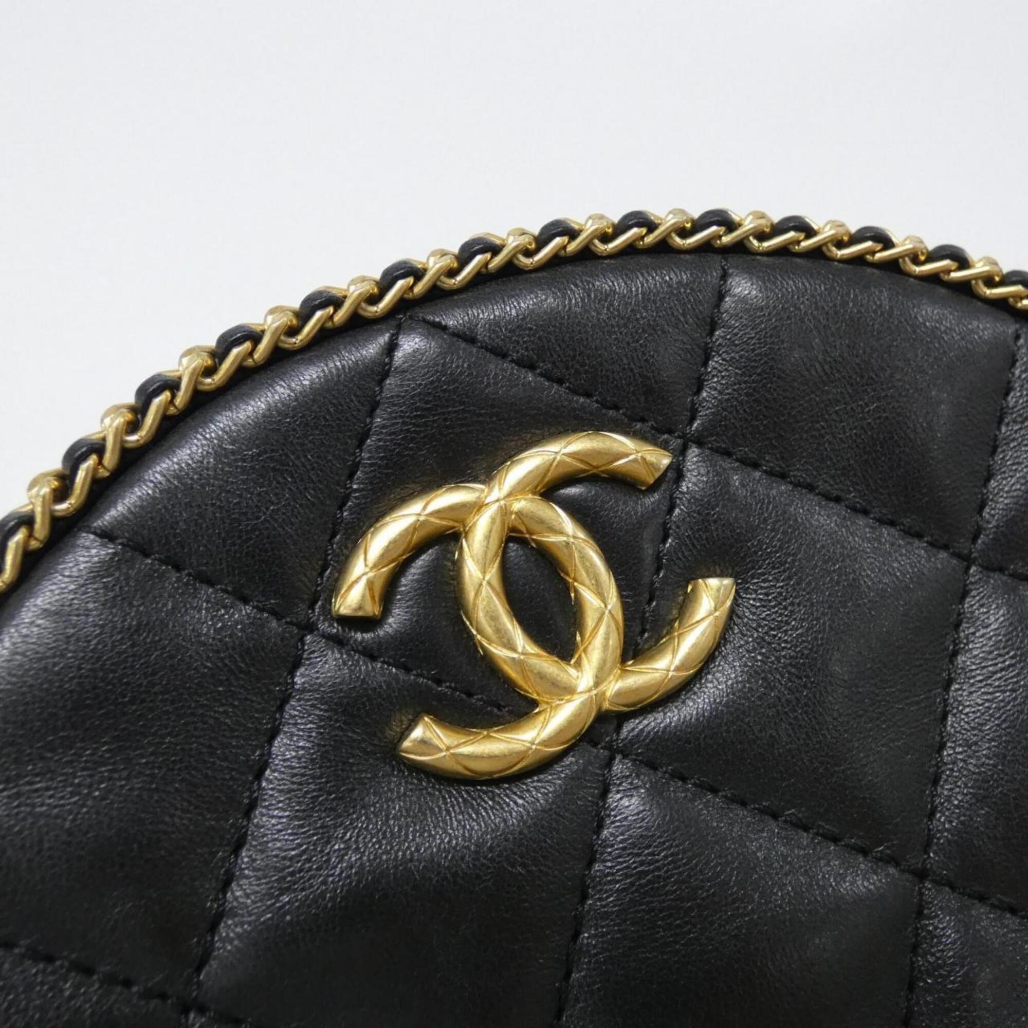 Chanel Black Leather Shoulder Bag (Pre-Owned)