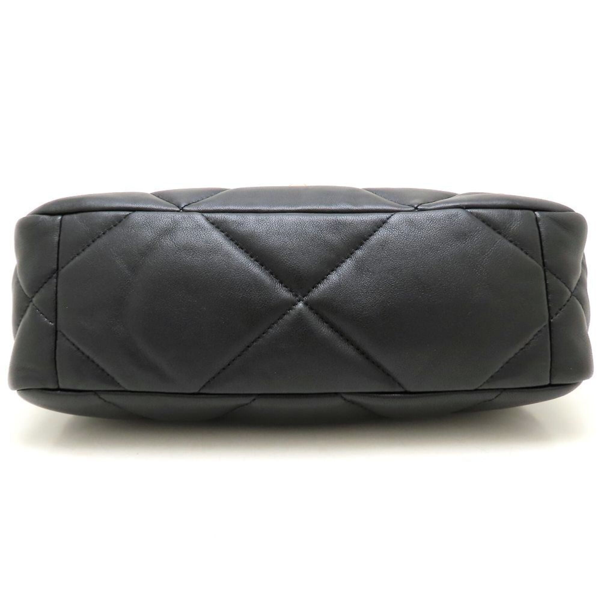 Chanel Black Leather Shoulder Bag (Pre-Owned)