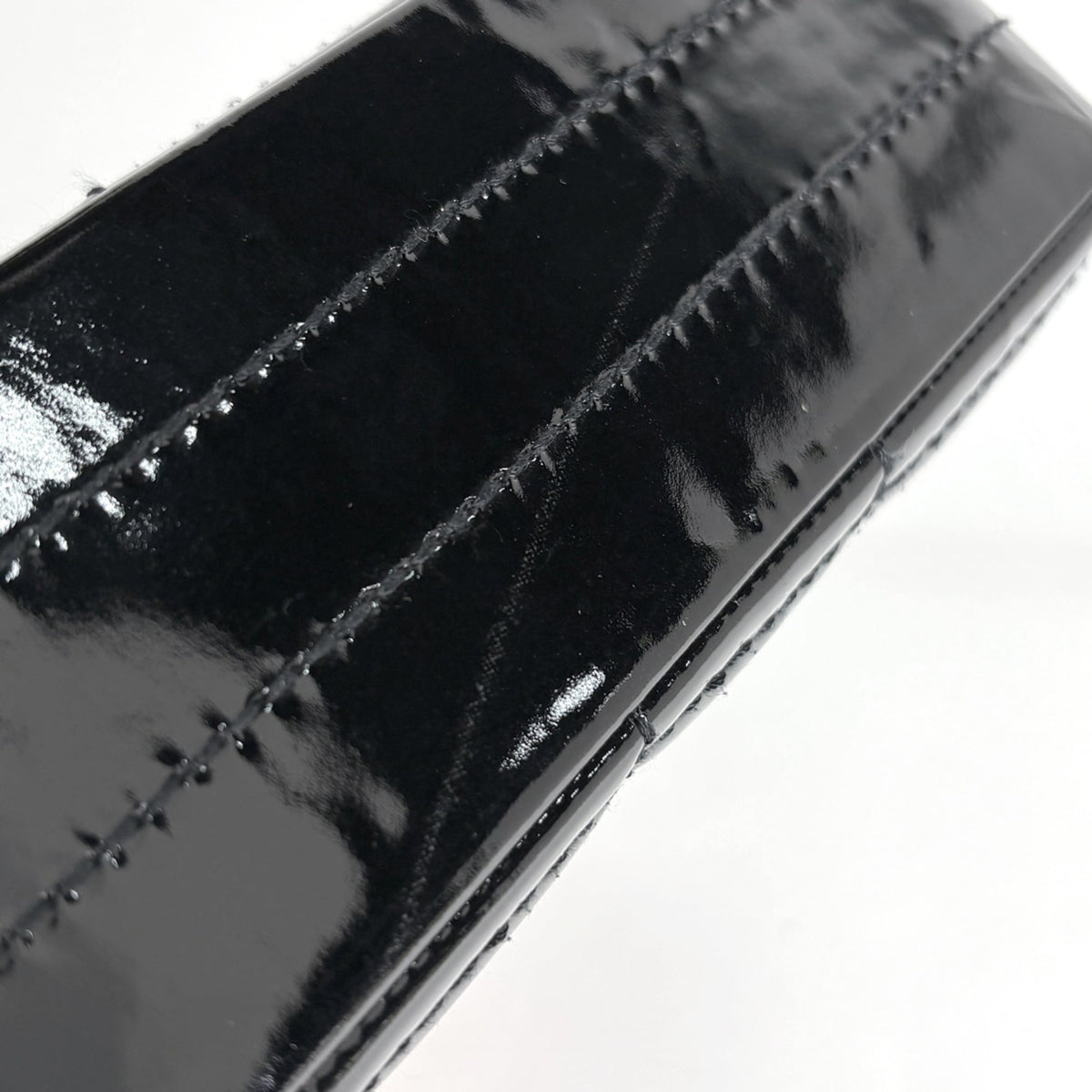 Chanel Chocolate Bar Black Patent Leather Shoulder Bag (Pre-Owned)