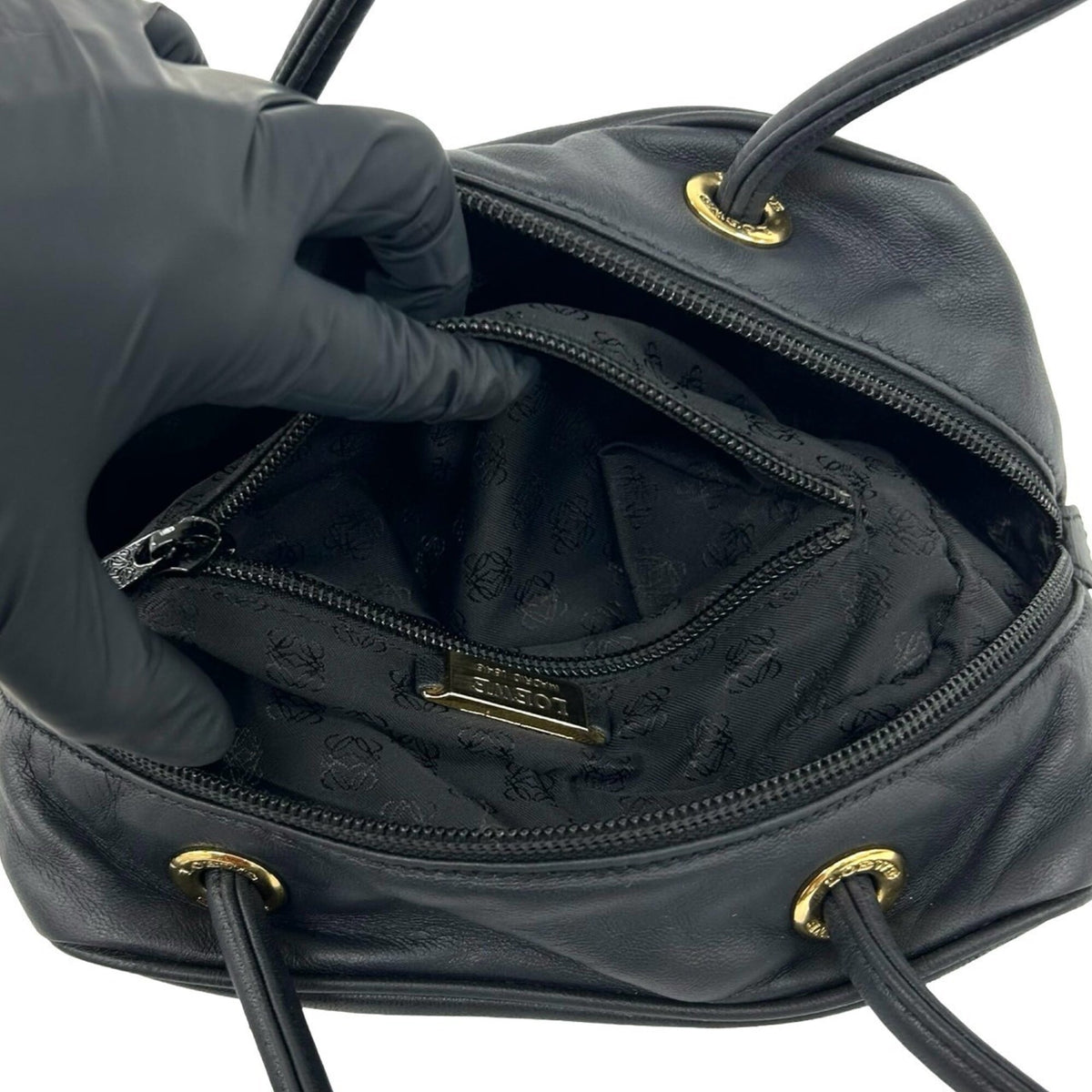 Loewe Black Leather Handbag (Pre-Owned)