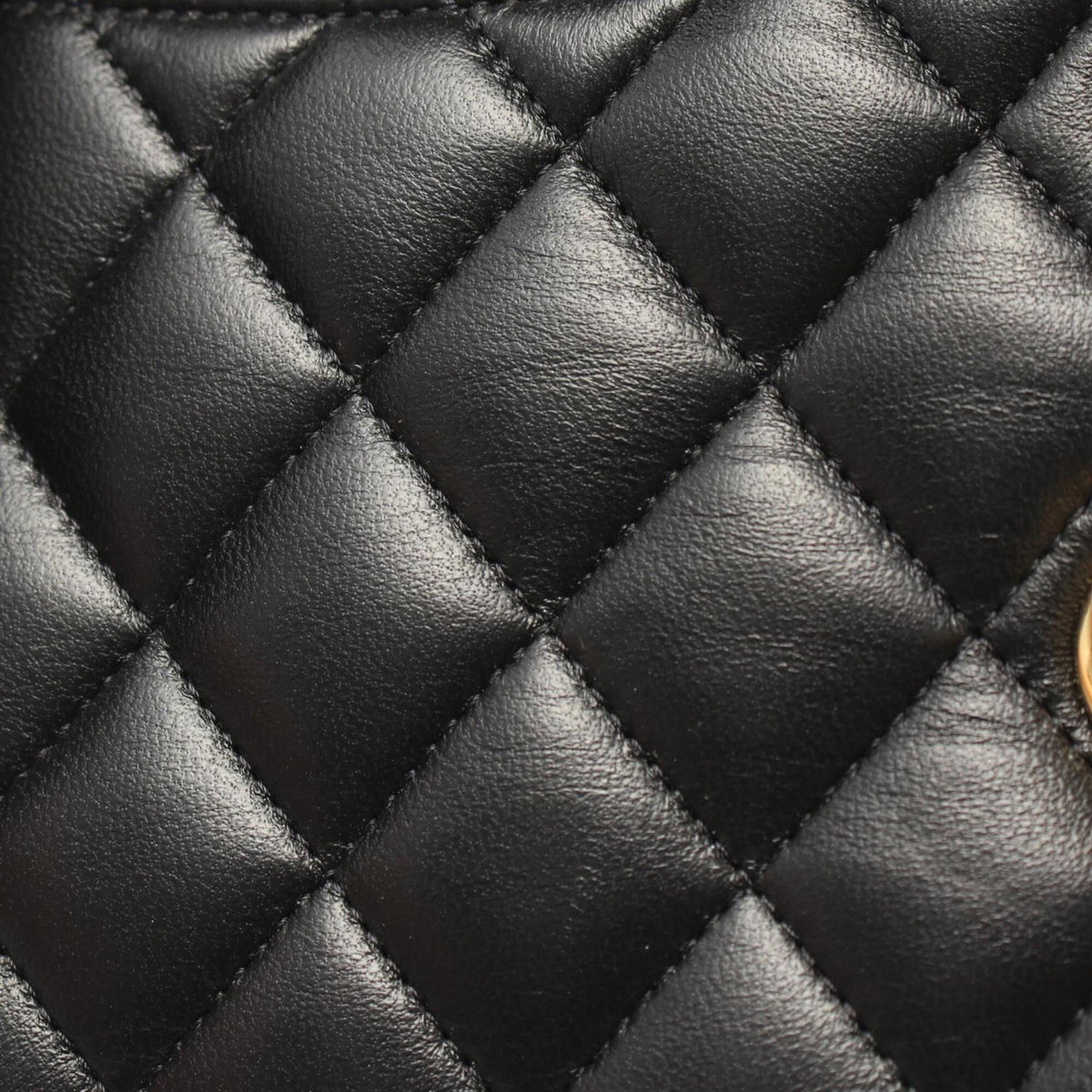 Chanel Black Leather Handbag Shoulder Bag (Pre-Owned)