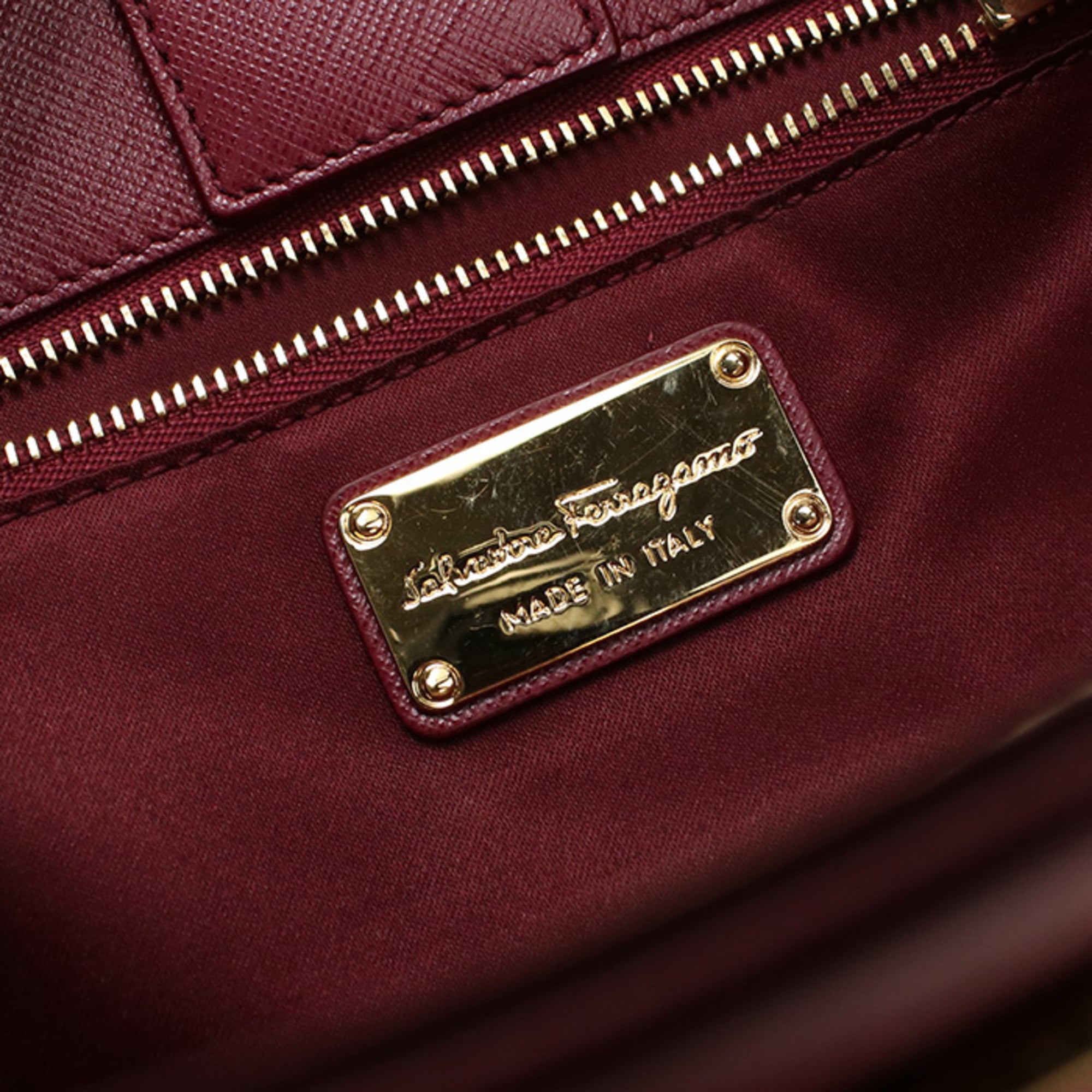 Salvatore Ferragamo Red Color Wine Leather Tote Bag (Pre-Owned)
