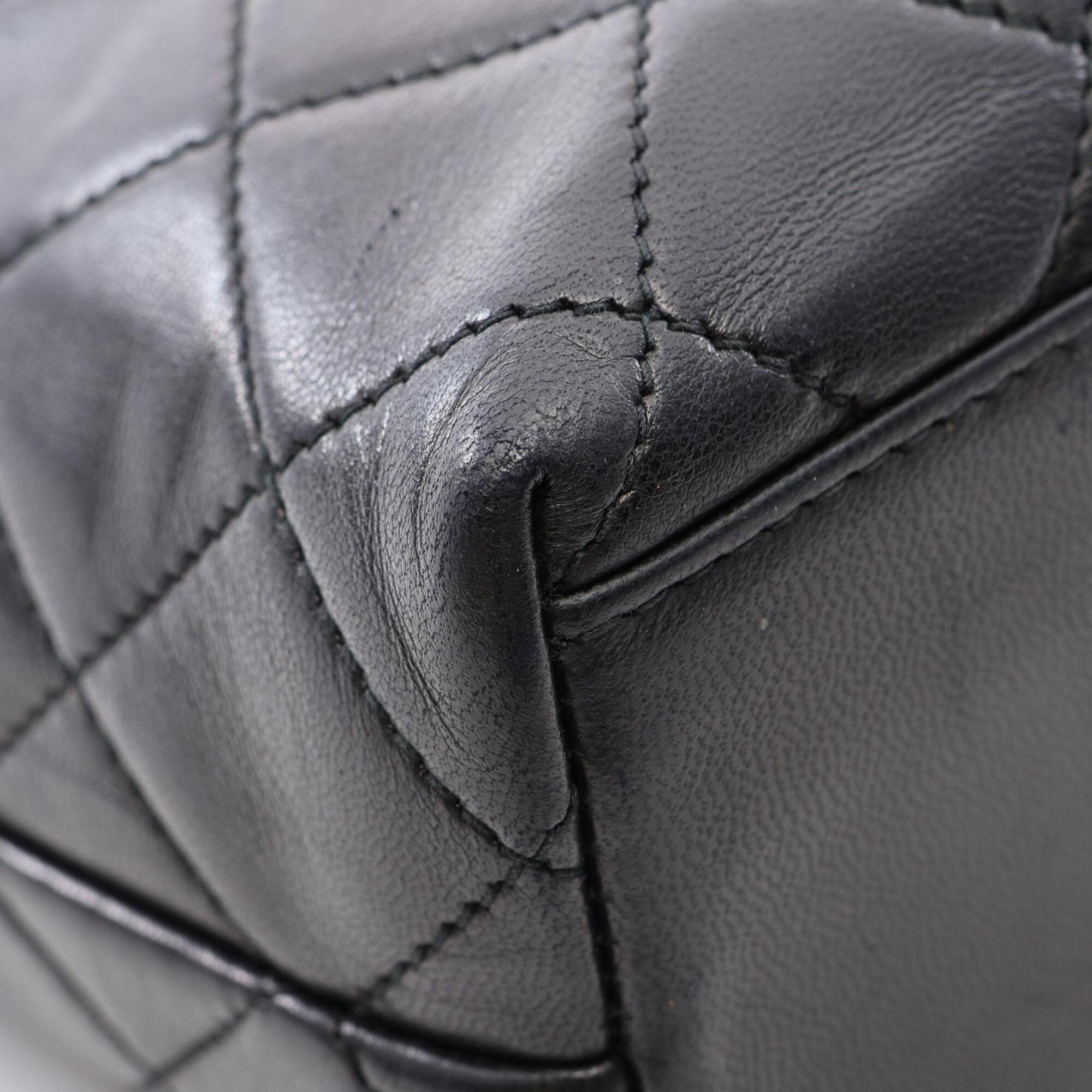 Chanel Black Leather Handbag Shoulder Bag (Pre-Owned)