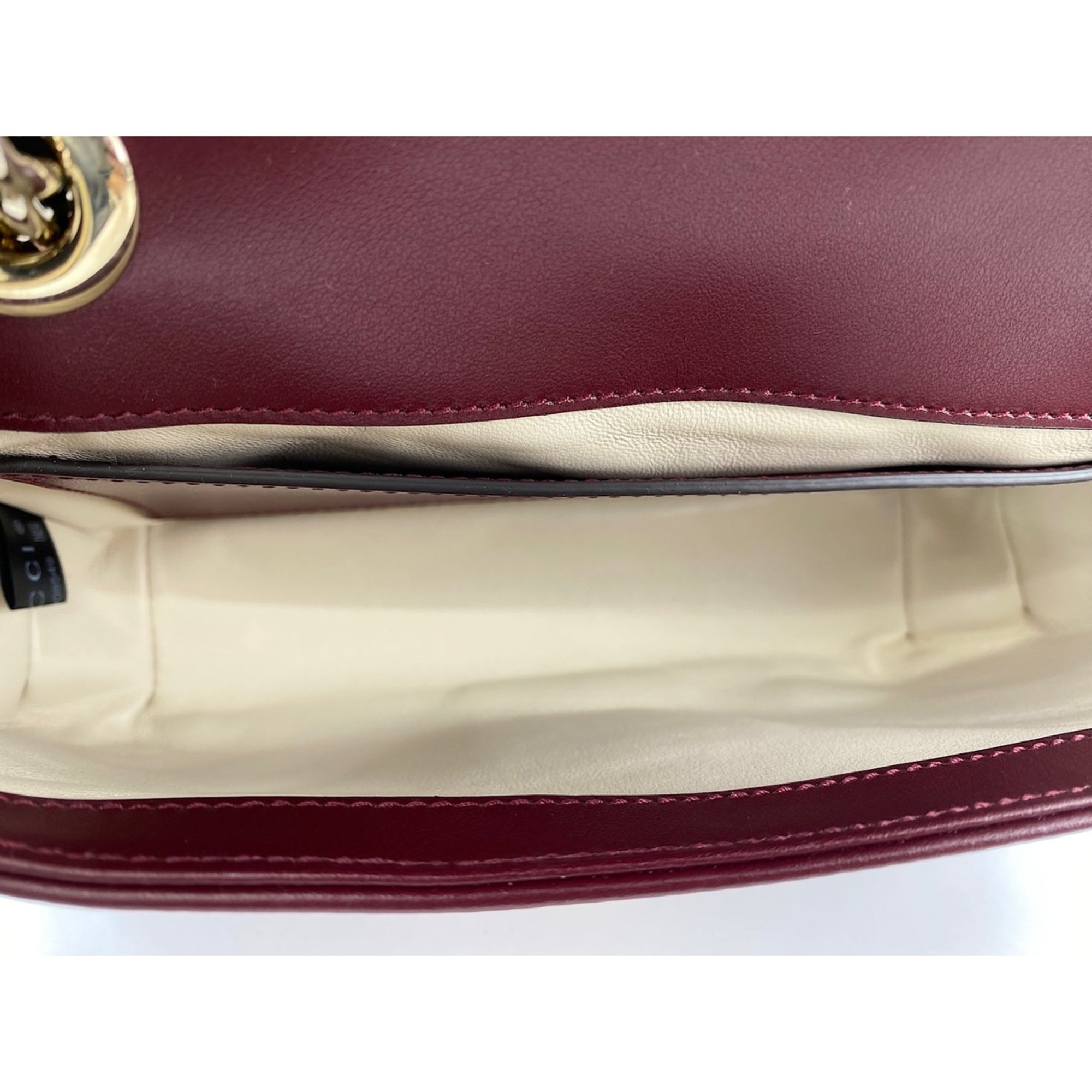 Gucci Red Color Wine Shoulder Bag (Pre-Owned)