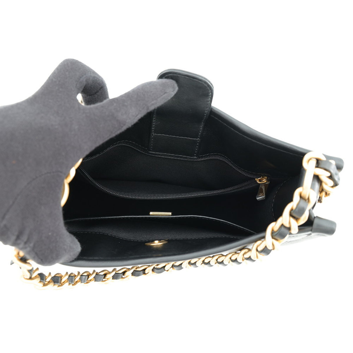 Chanel Matelasse Black Leather Handbag Shoulder Bag (Pre-Owned)