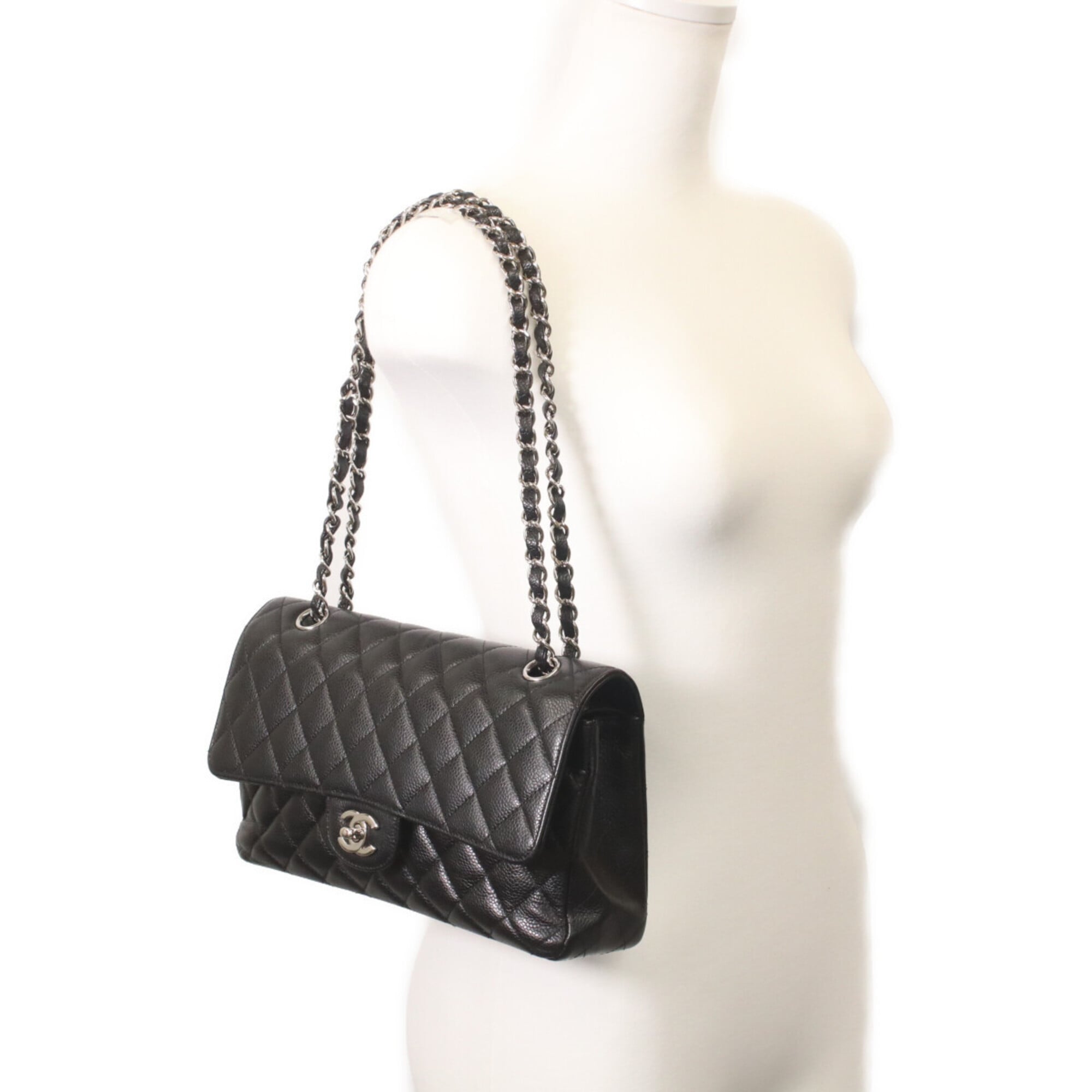 Chanel Matelasse Black Grained Calfskin Shoulder Bag (Pre-Owned)