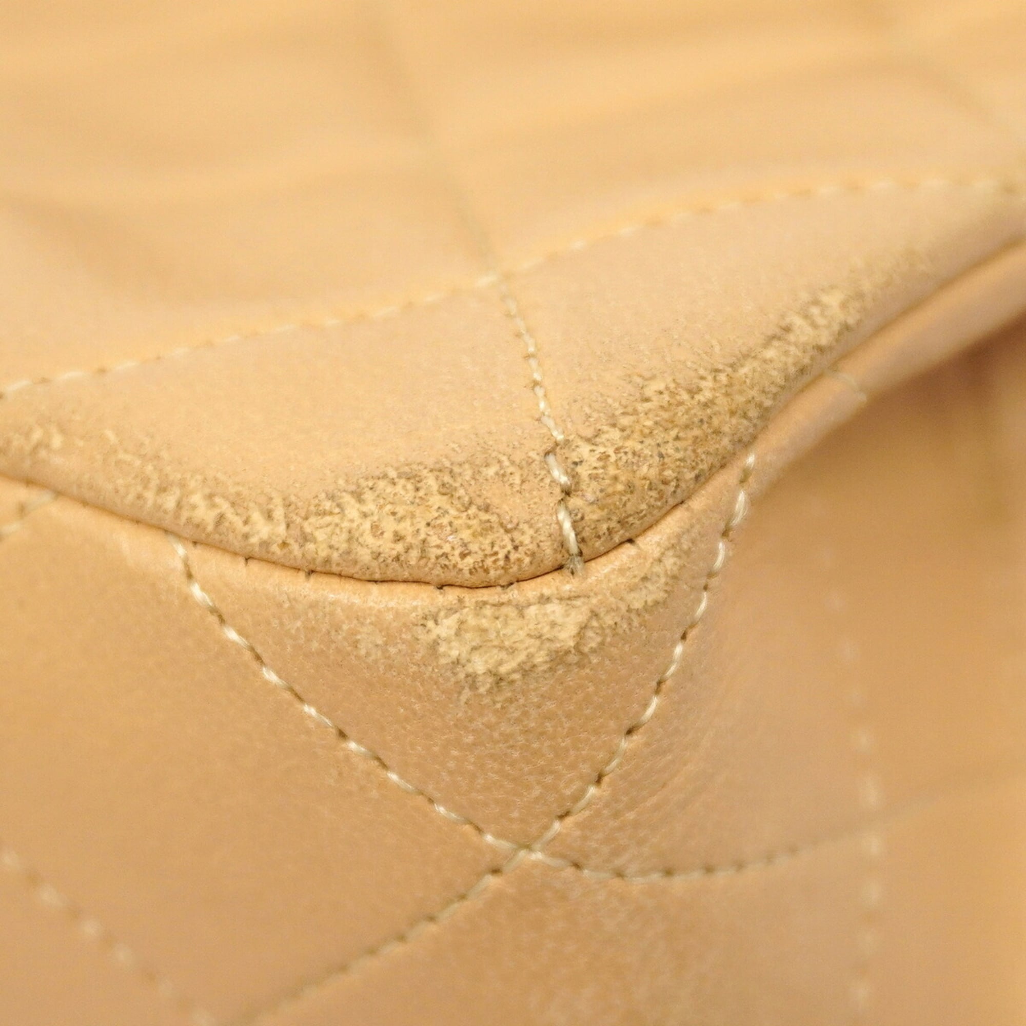 Chanel Beige Leather Shoulder Bag (Pre-Owned)