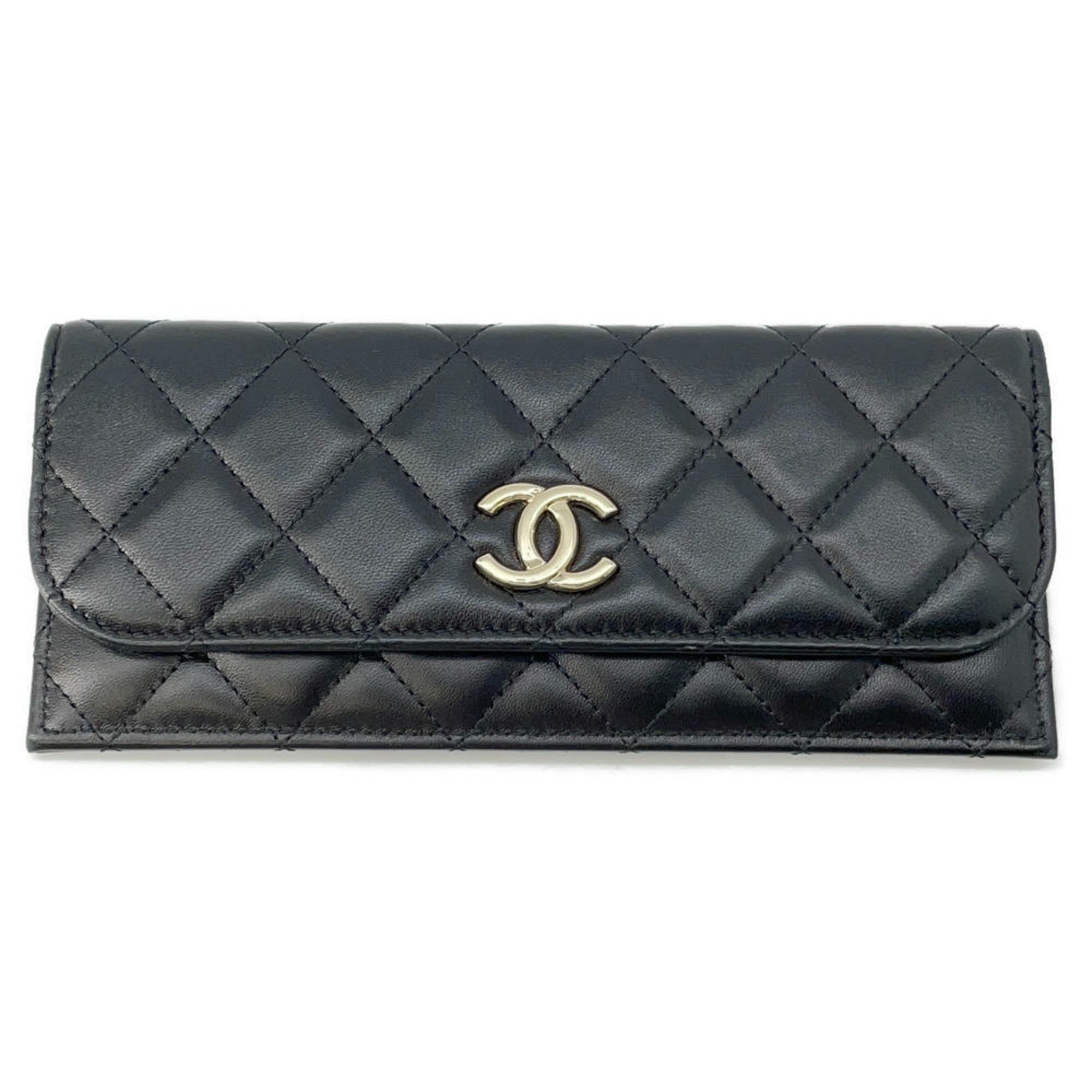 Chanel Black Leather Clutch Bag (Pre-Owned)