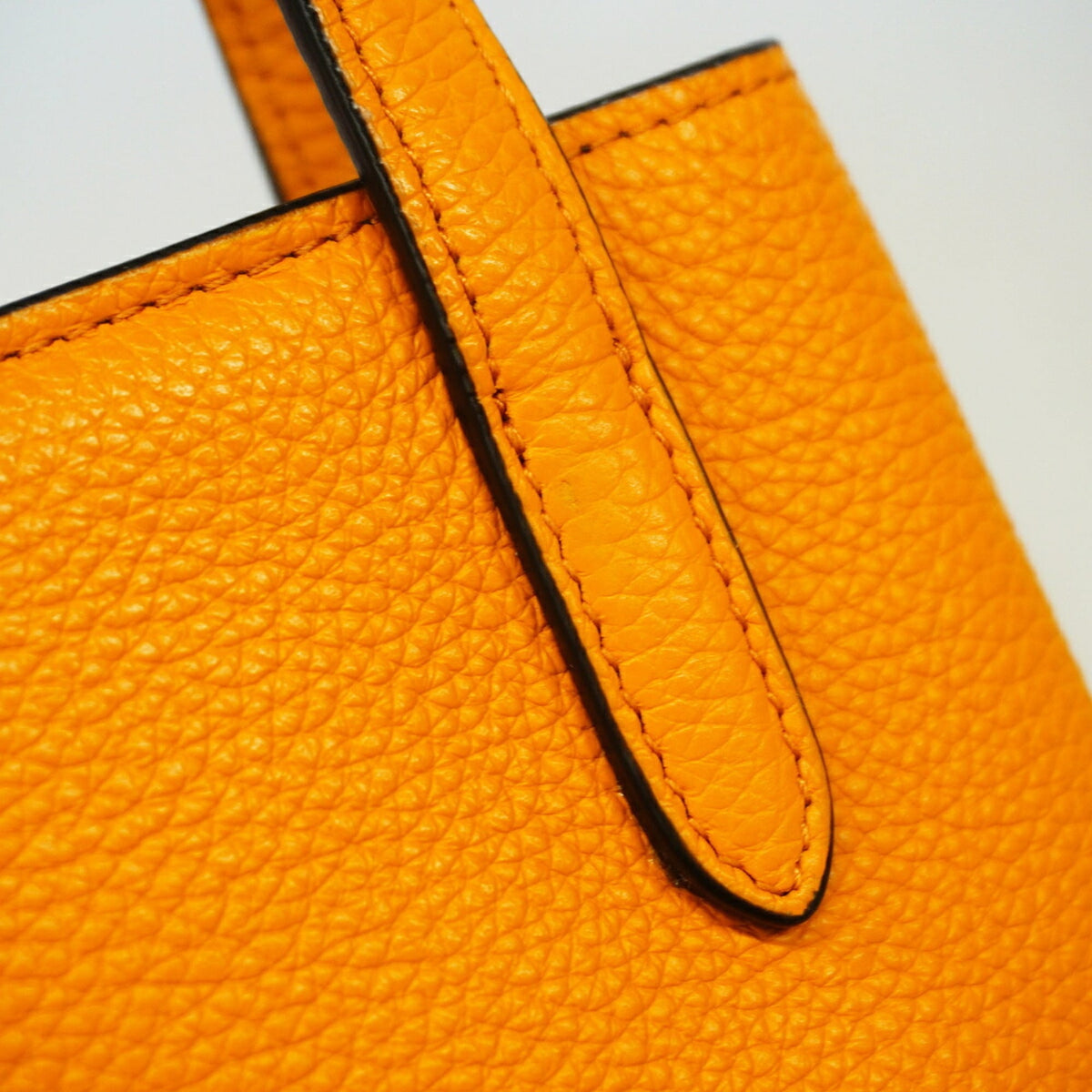 Salvatore Ferragamo Orange Leather Handbag (Pre-Owned)