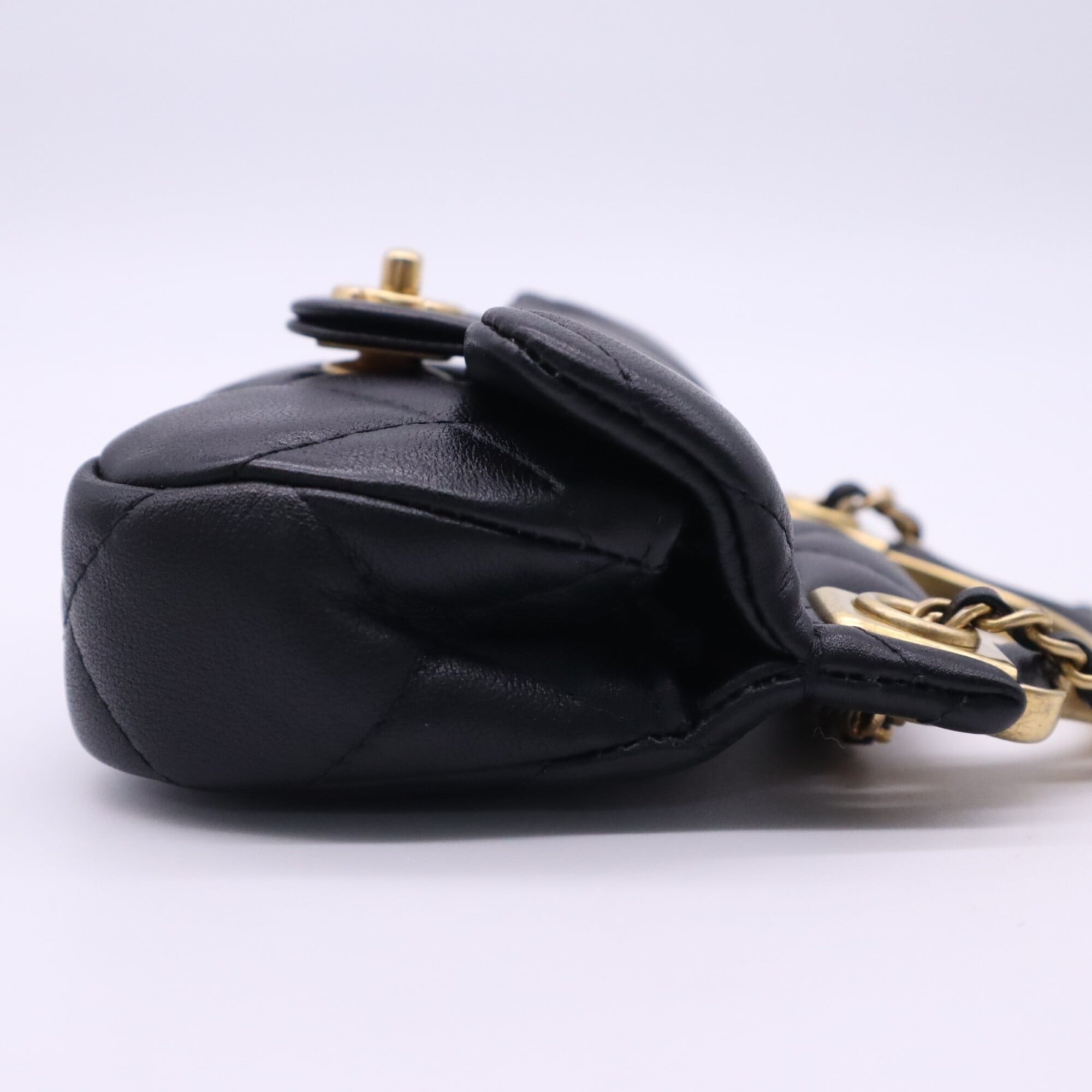 Chanel Matelasse Black Leather Chain/Shoulder Wallet (Pre-Owned)