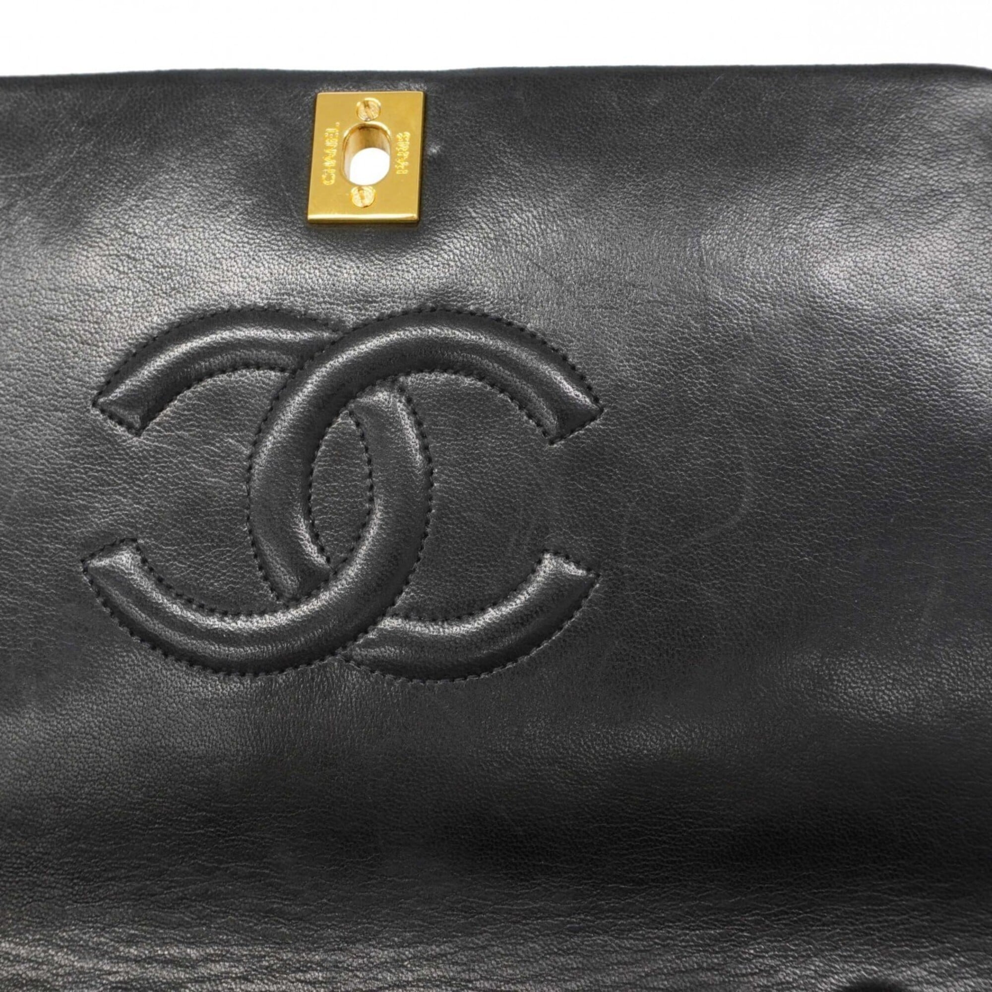 Chanel Black Leather Shoulder Bag (Pre-Owned)