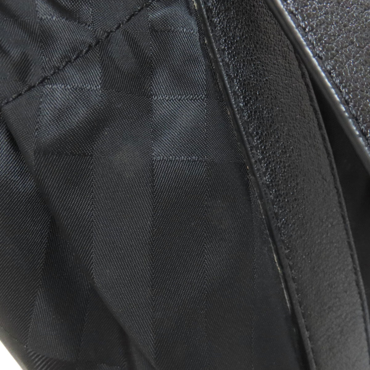Burberry Black Nylon Tote Bag (Pre-Owned)