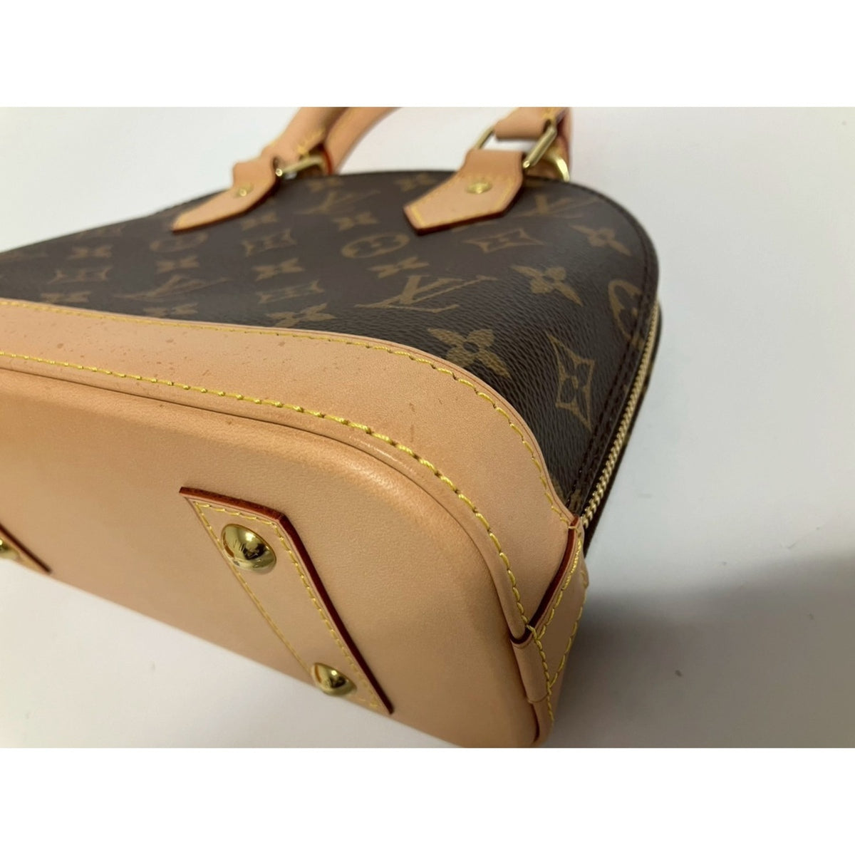 Louis Vuitton Brown Handbag (Pre-Owned)