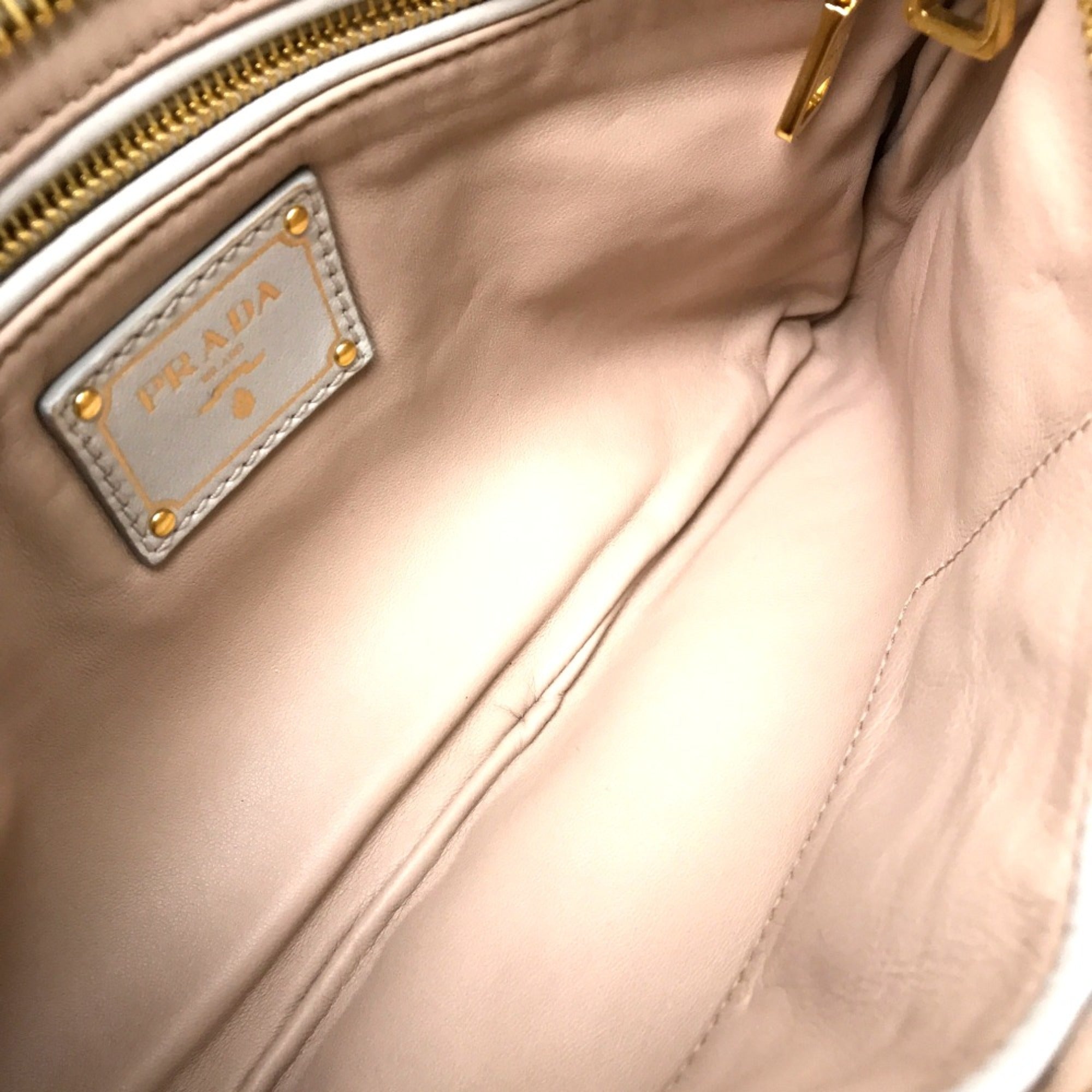 Prada White Other Clutch Bag (Pre-Owned)