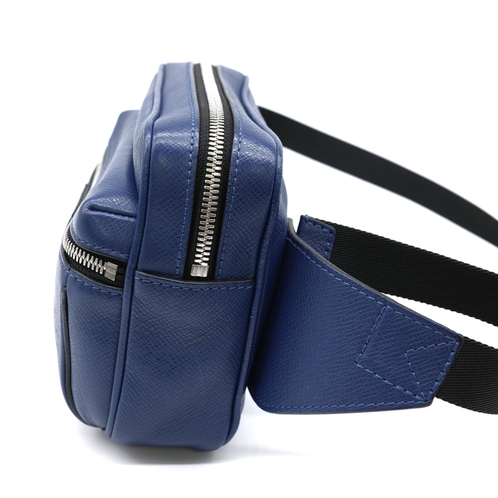 Louis Vuitton Blue Taiga Leather Sling Bag (Pre-Owned)
